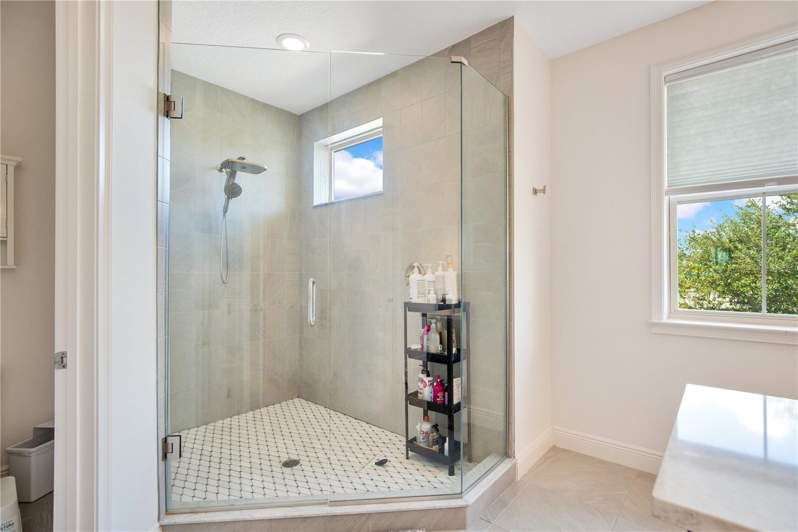 Image 23 of 63 For 13249 Woodford Street