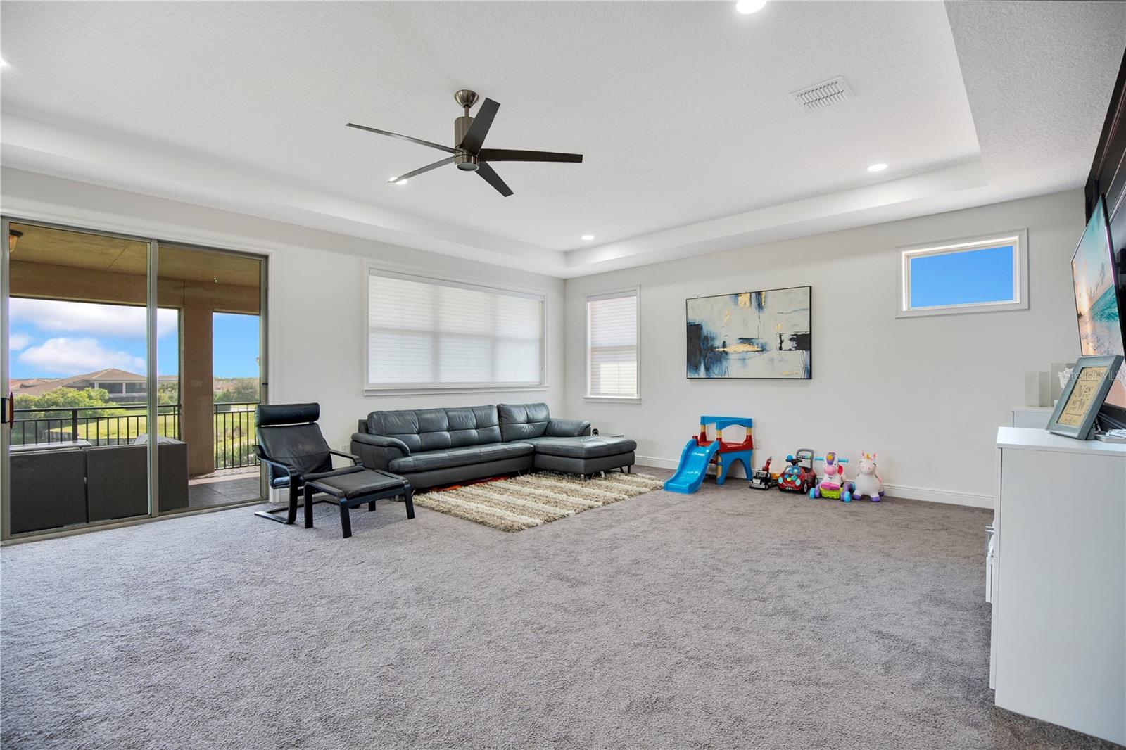 Image 27 of 63 For 13249 Woodford Street