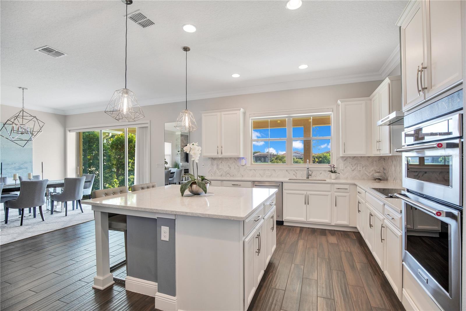 Image 6 of 63 For 13249 Woodford Street