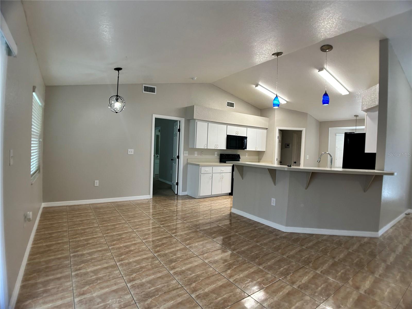 Image 4 of 20 For 1068 Highland Crest Circle
