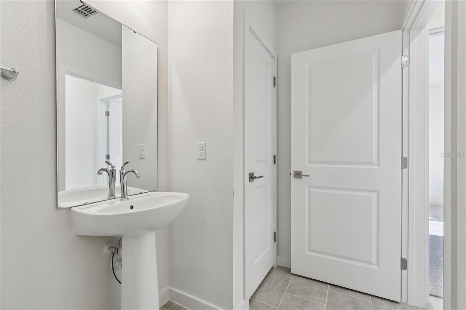 Image 16 of 34 For 6478 Horseshoe Lane Way