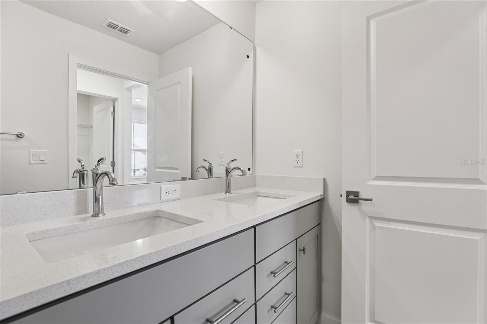 Image 24 of 34 For 6478 Horseshoe Lane Way