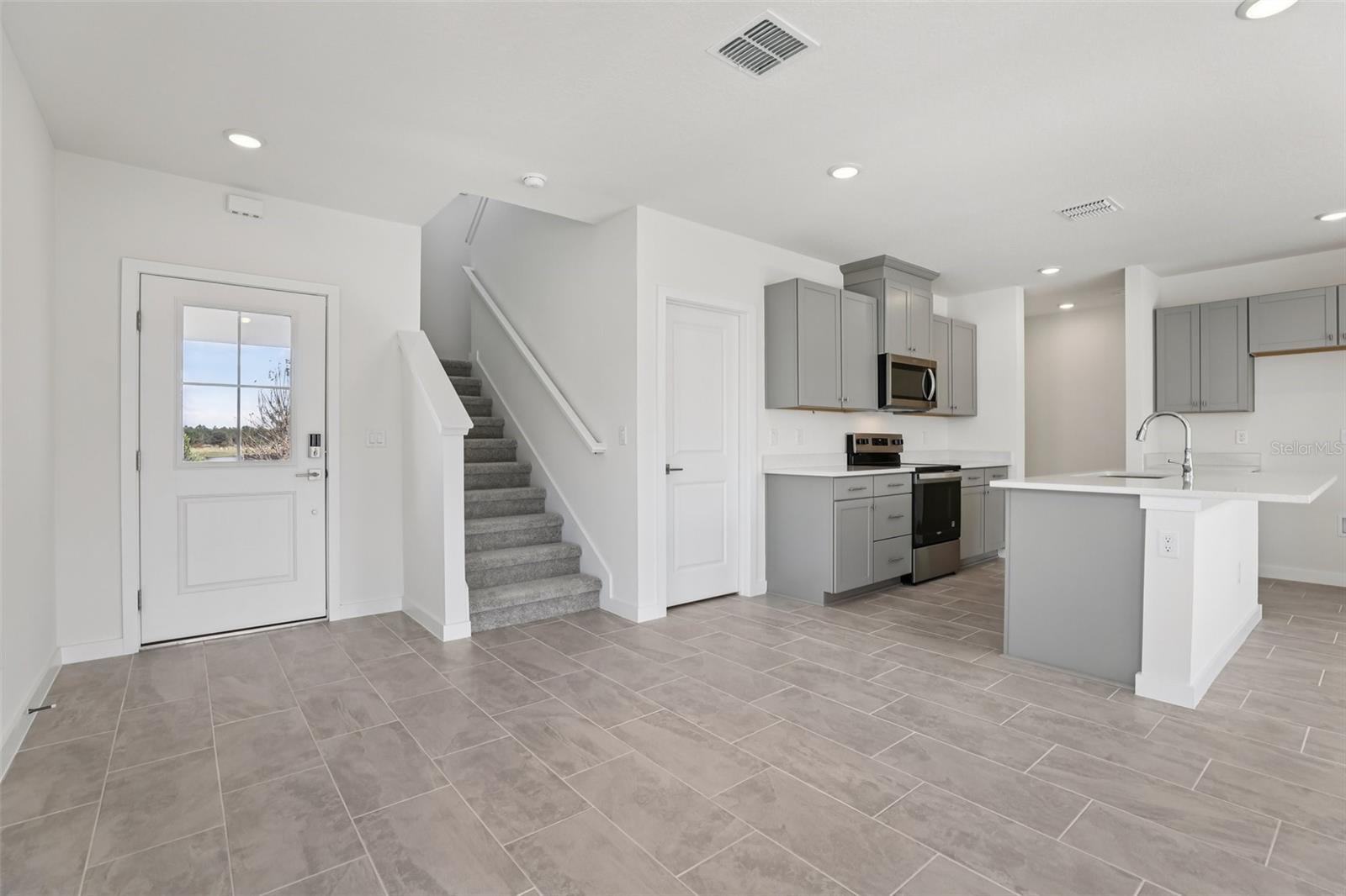 Image 8 of 34 For 6478 Horseshoe Lane Way