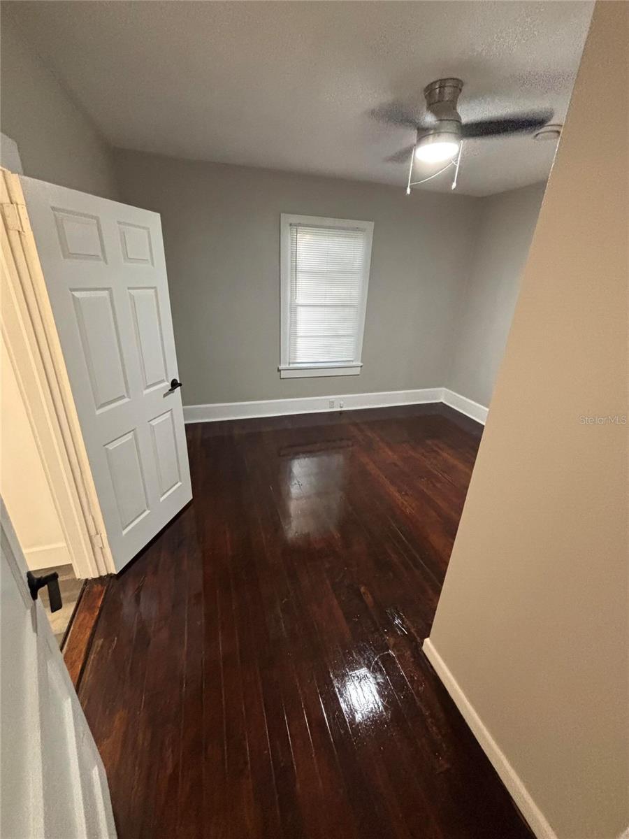 Image 12 of 18 For 1414 Johns Avenue