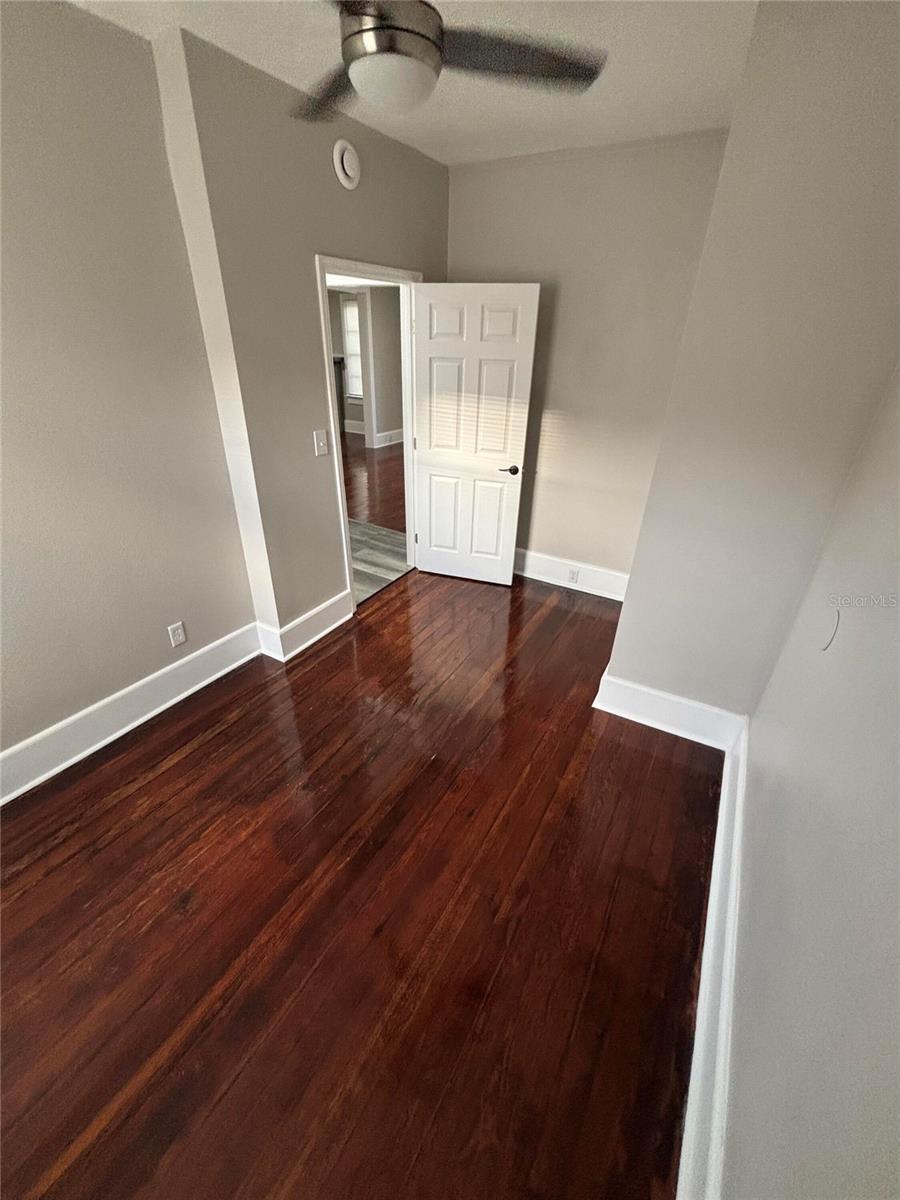 Image 16 of 18 For 1414 Johns Avenue