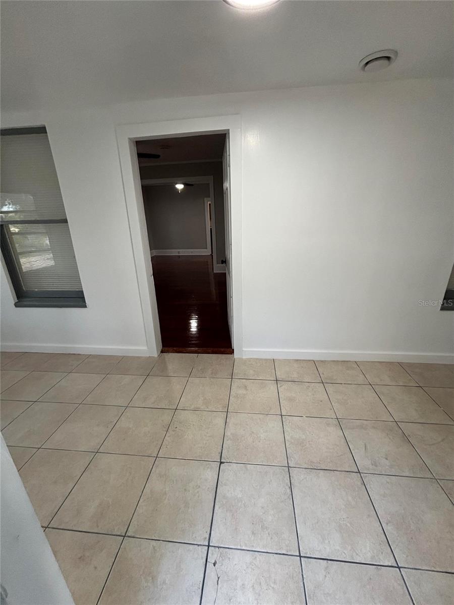 Image 3 of 18 For 1414 Johns Avenue