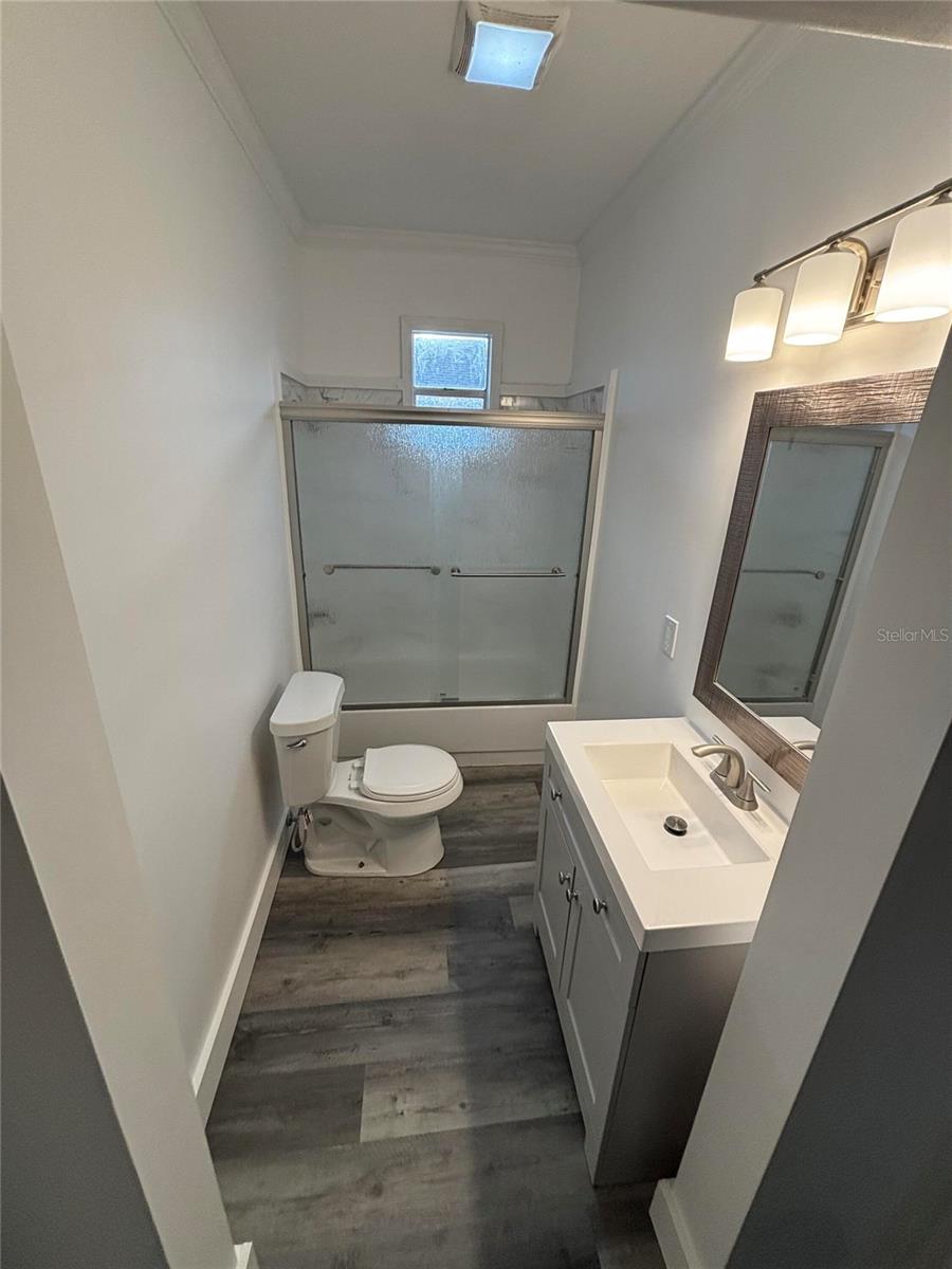 Image 8 of 18 For 1414 Johns Avenue