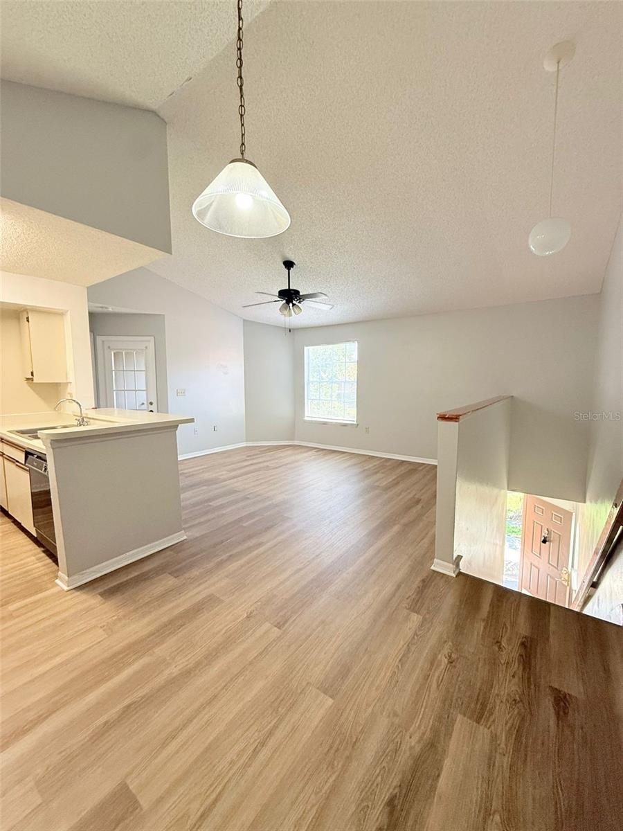 Image 11 of 22 For 401 Fountainhead Circle 249