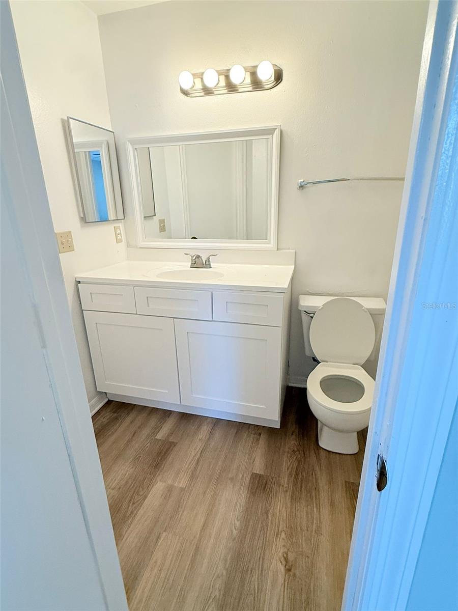 Image 18 of 22 For 401 Fountainhead Circle 249