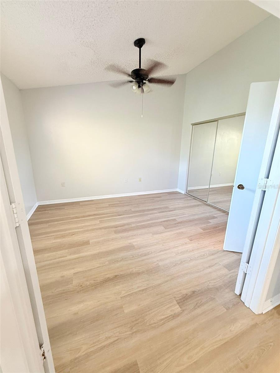 Image 20 of 22 For 401 Fountainhead Circle 249