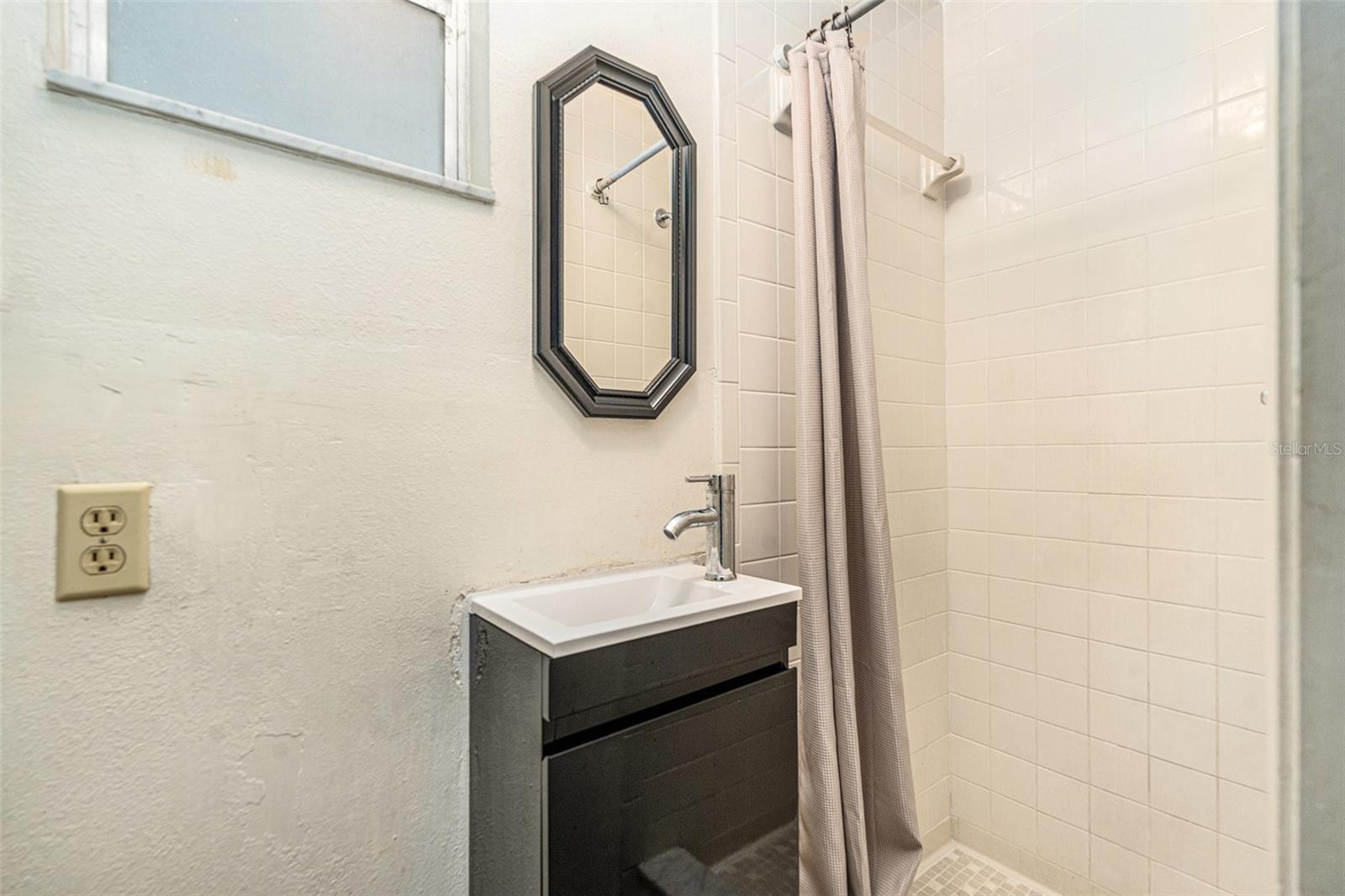 Image 20 of 28 For 6653 Albemarle Parkway