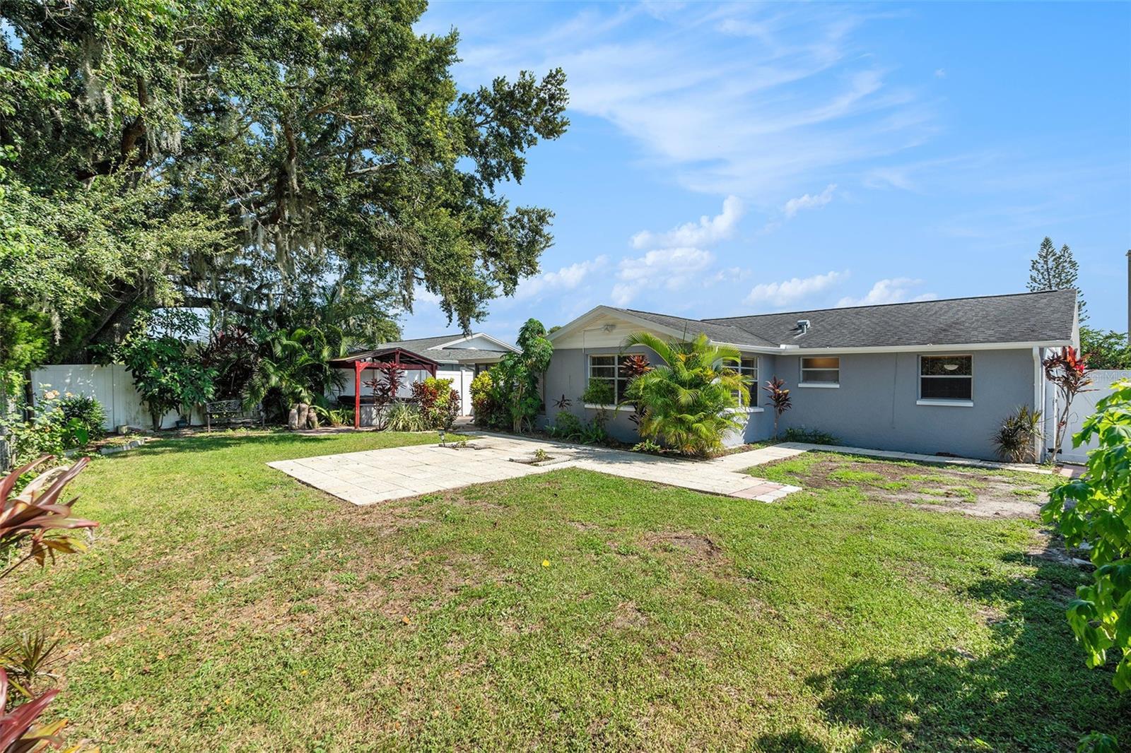 Image 26 of 28 For 6653 Albemarle Parkway