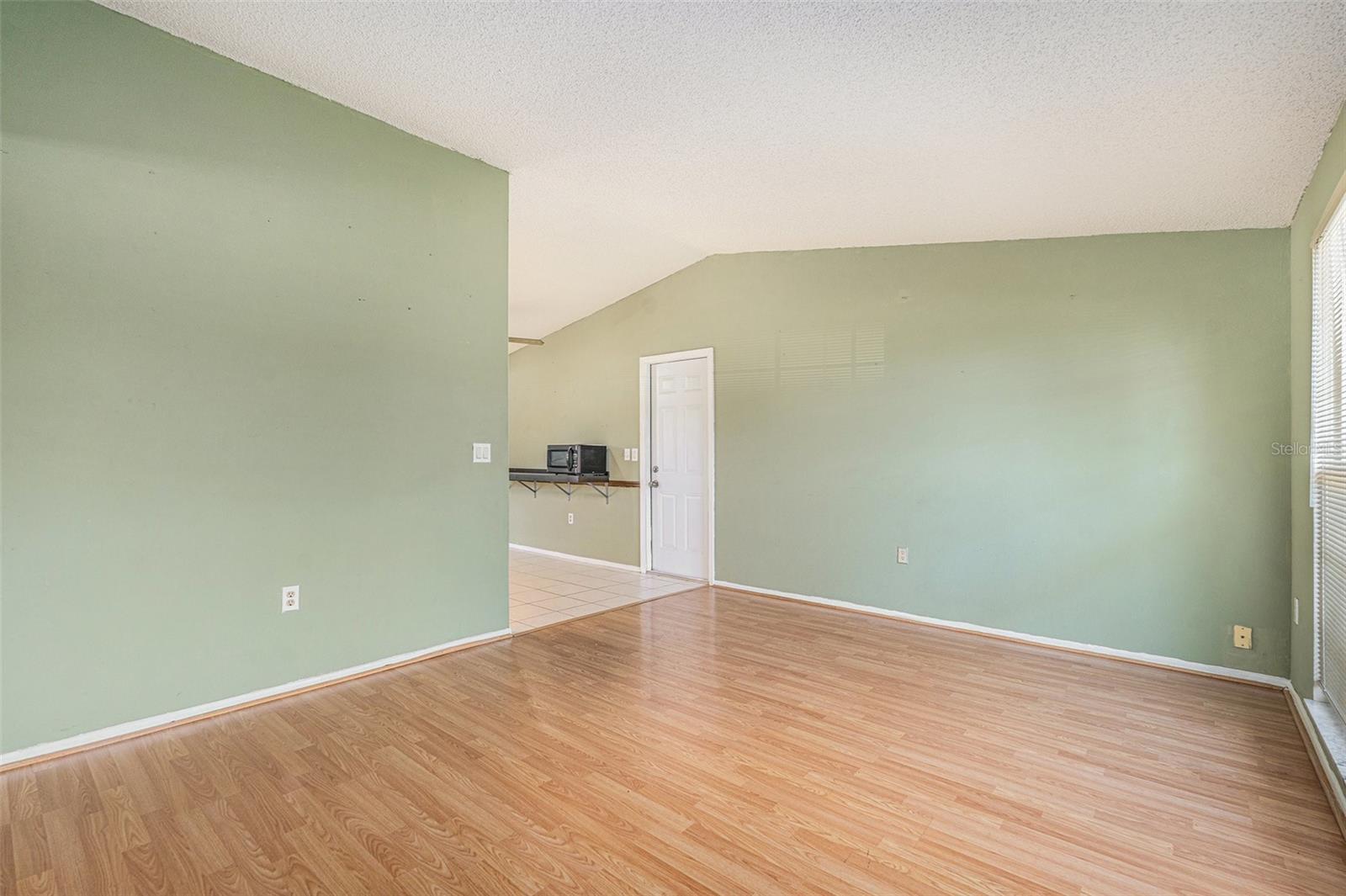 Image 5 of 28 For 6653 Albemarle Parkway