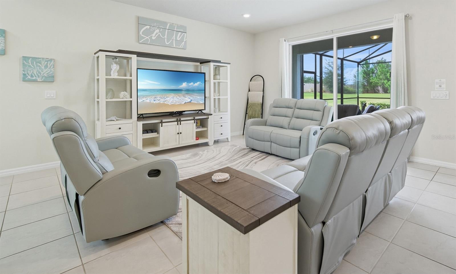 Image 4 of 44 For 3397 Lilac Way