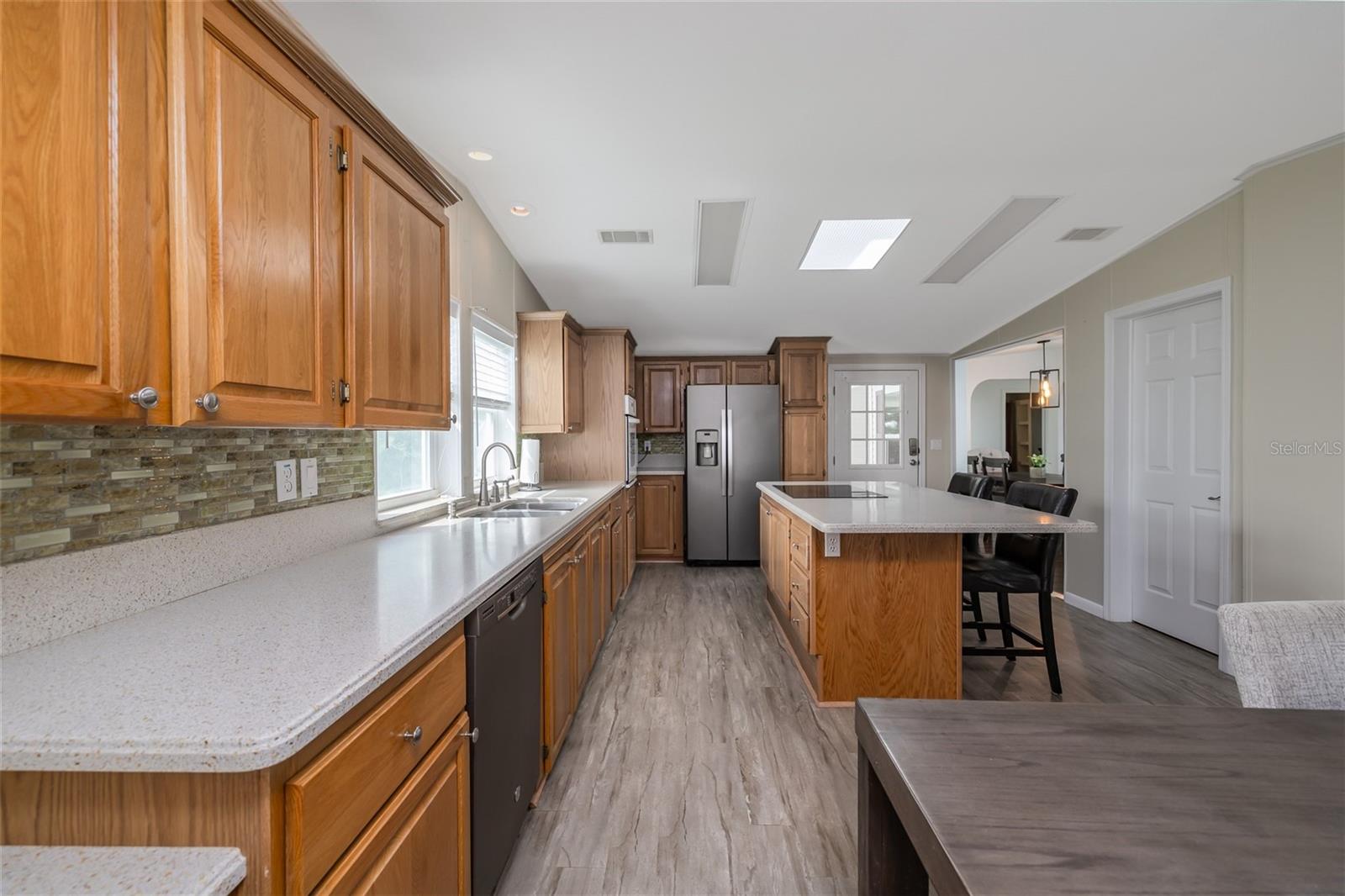Image 11 of 49 For 611 Portside Lane