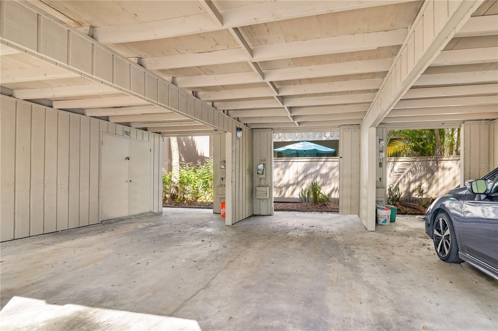 Image 20 of 25 For 202 Crown Oaks Way 201