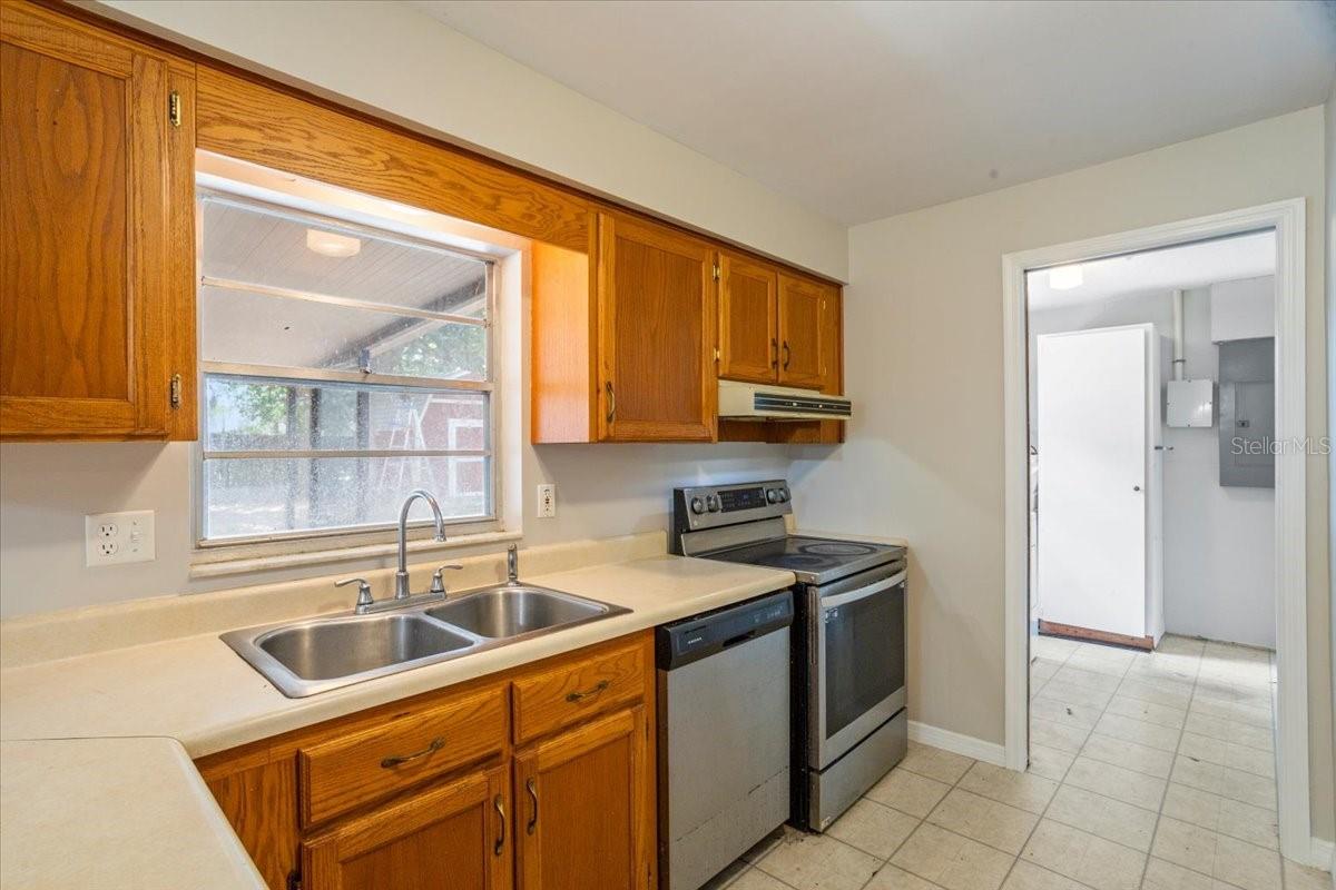 Image 9 of 44 For 408 Eunice Drive