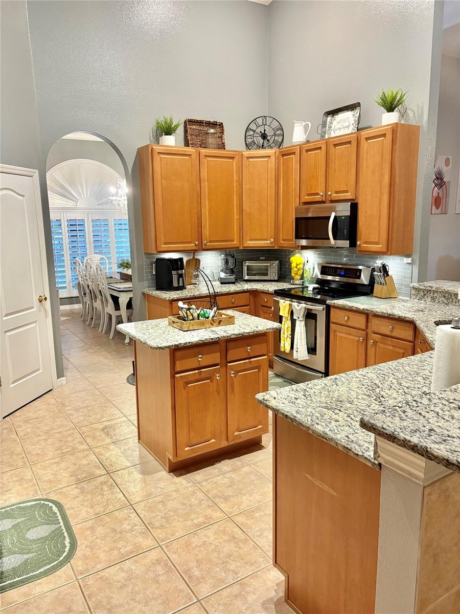 Image 15 of 49 For 3652 Rochelle Lane