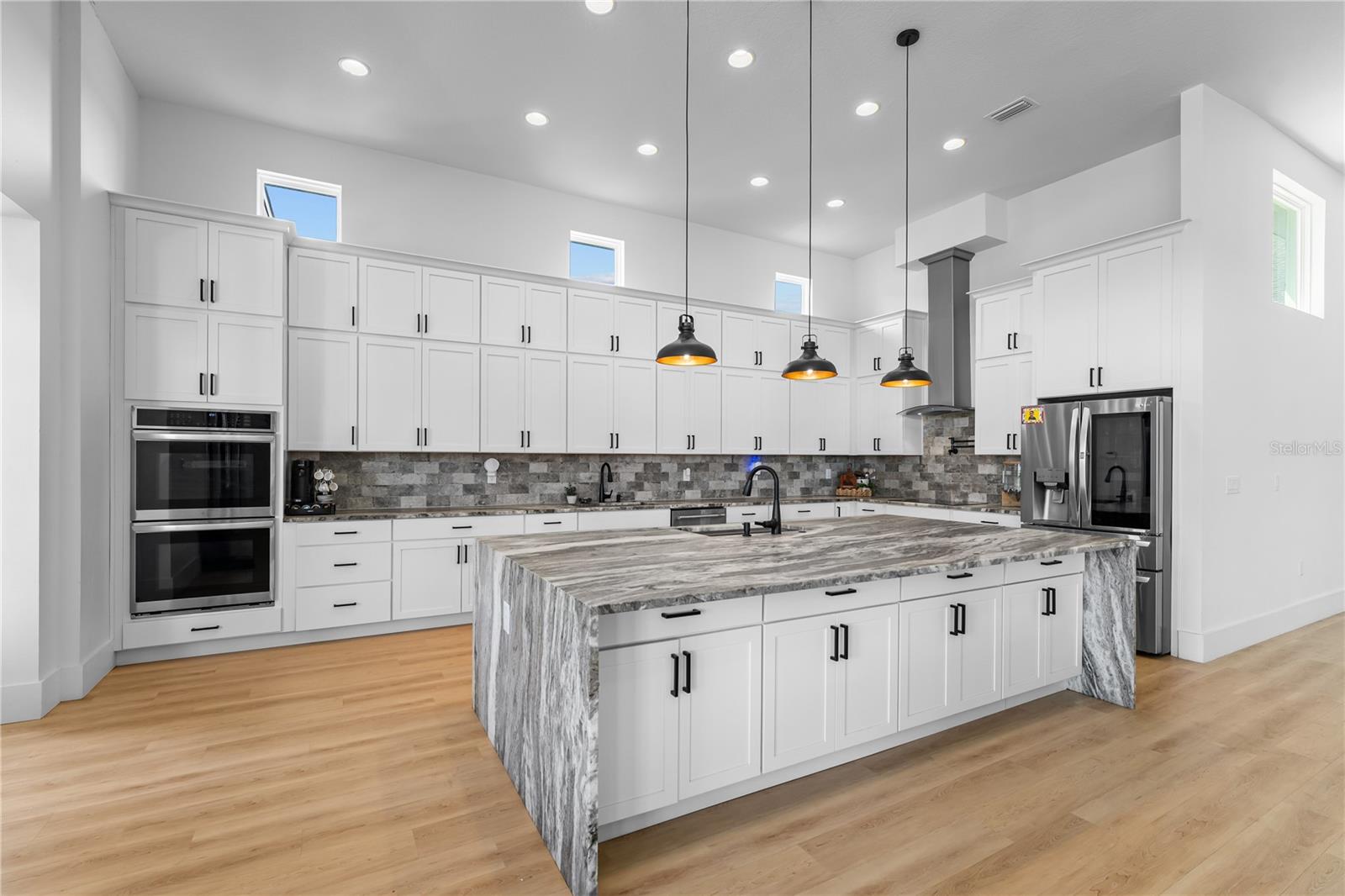 Image 19 of 62 For 18800 Groves Drive