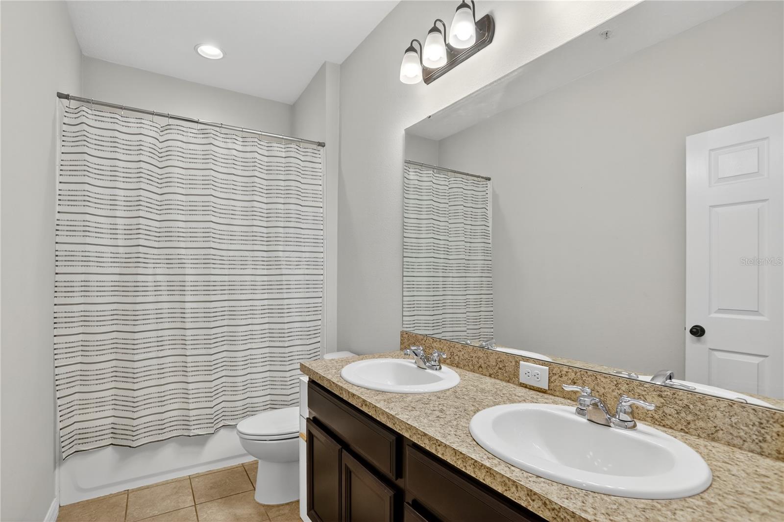 Image 19 of 24 For 613 Fortanini Circle