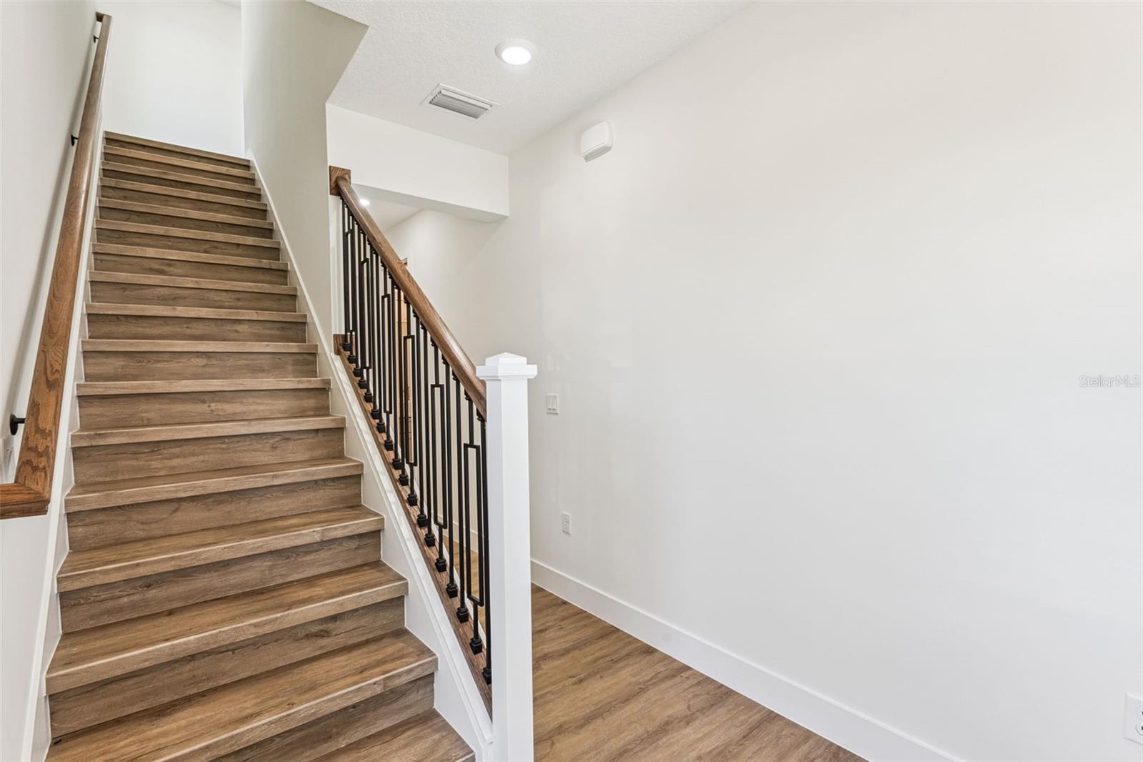 Image 10 of 52 For 1615 Idaho Avenue