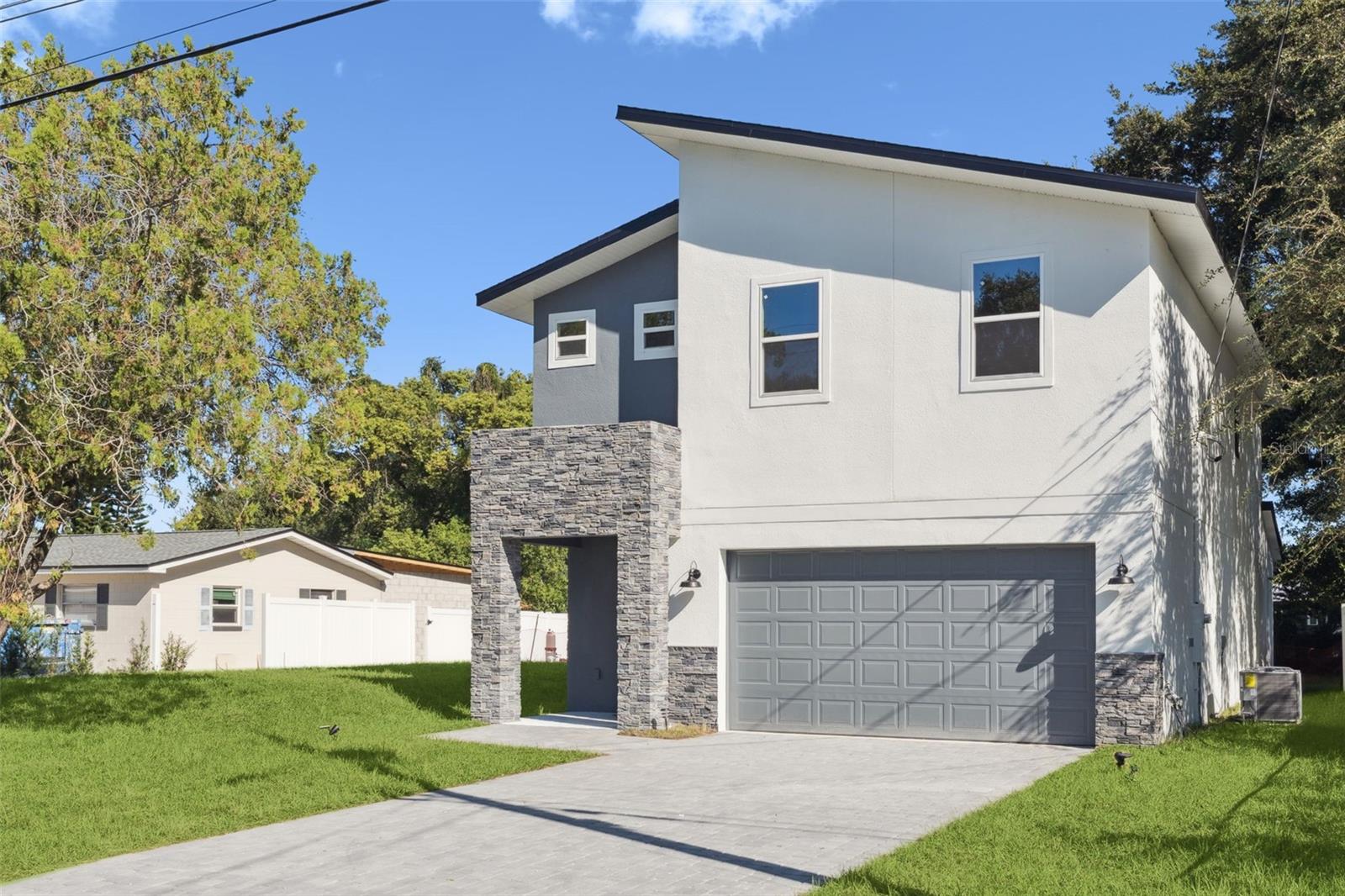 Image 2 of 52 For 1615 Idaho Avenue