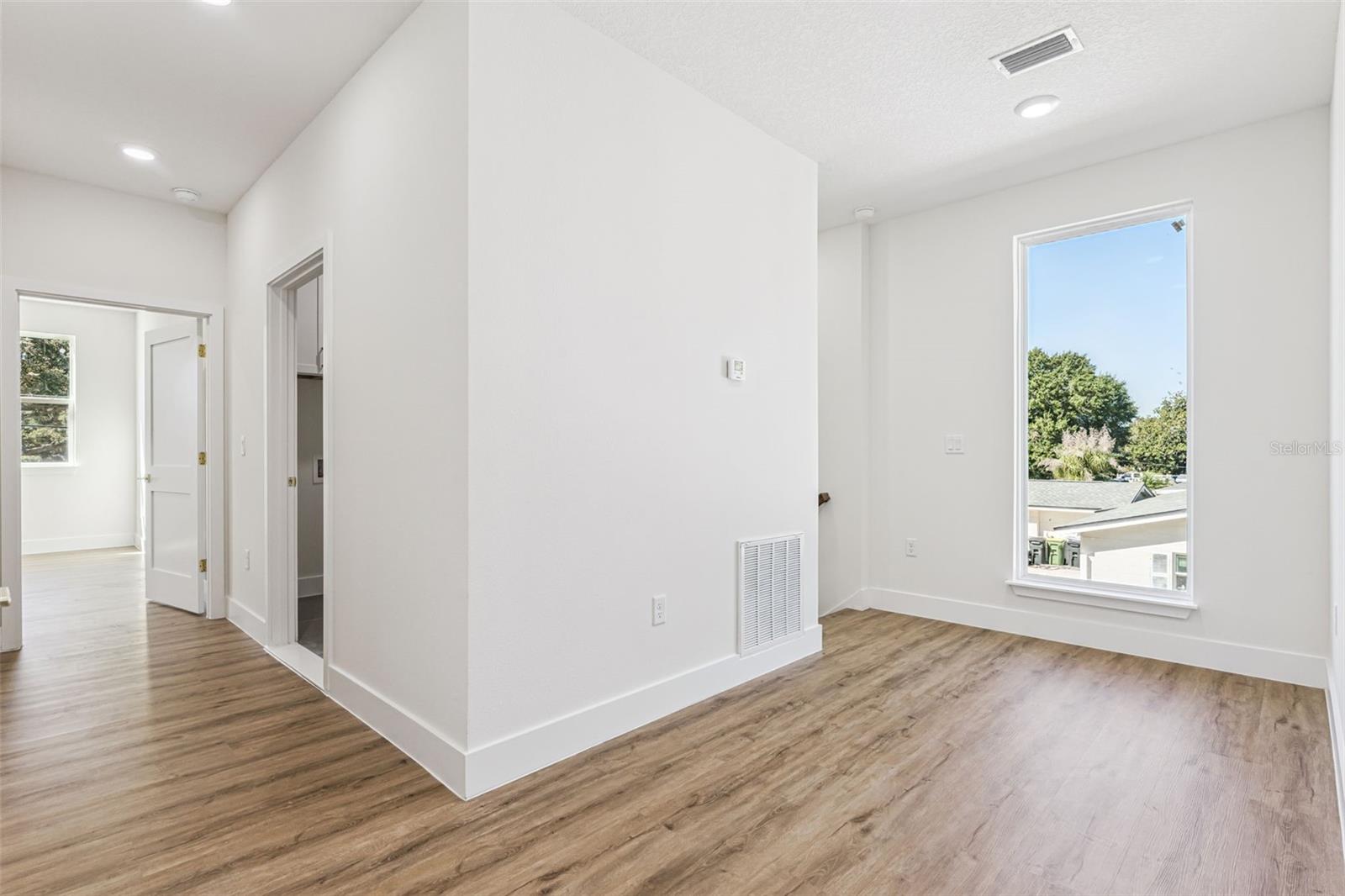 Image 33 of 52 For 1615 Idaho Avenue