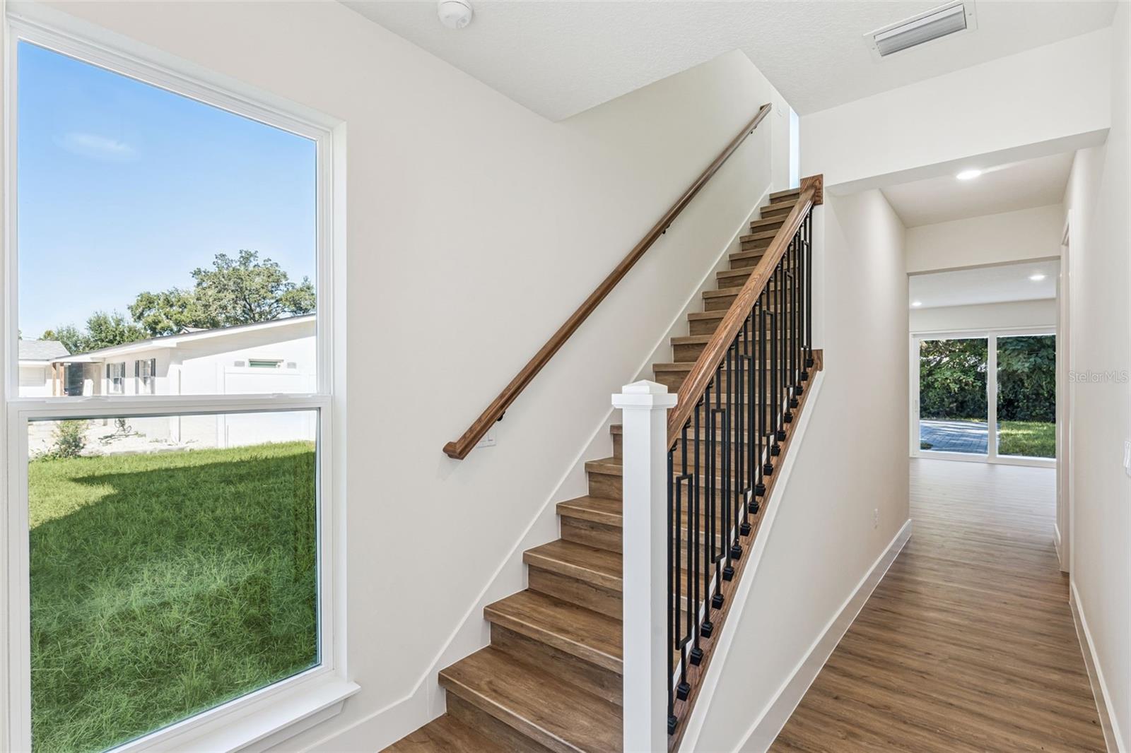 Image 9 of 52 For 1615 Idaho Avenue