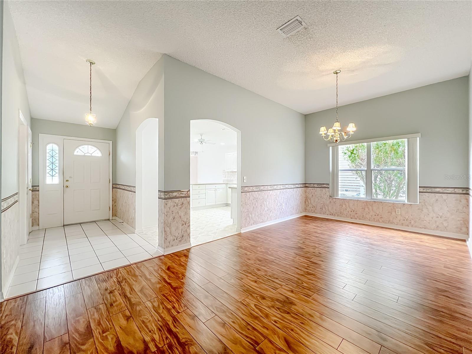 Image 12 of 35 For 1252 Weaton Court