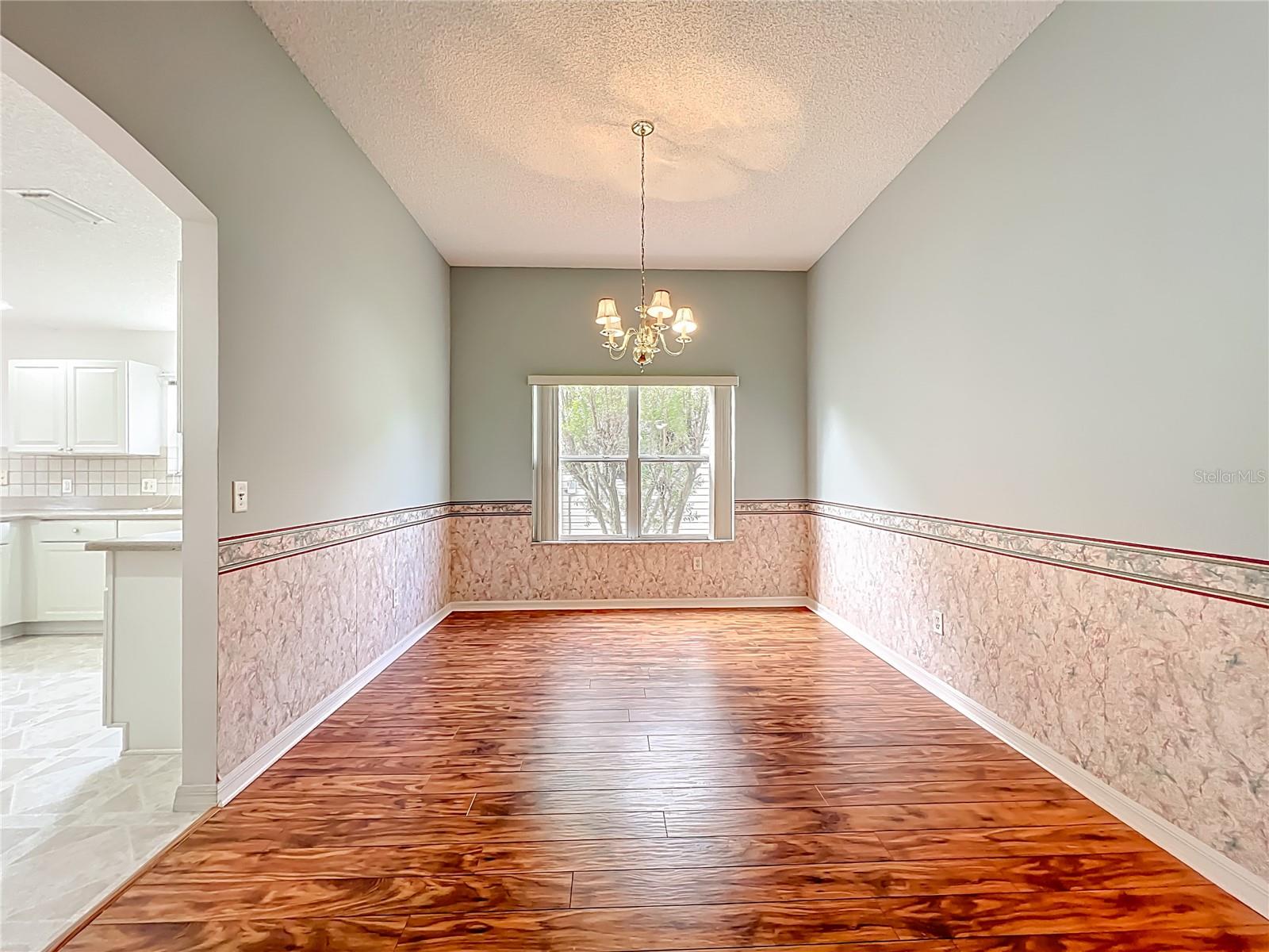 Image 13 of 35 For 1252 Weaton Court