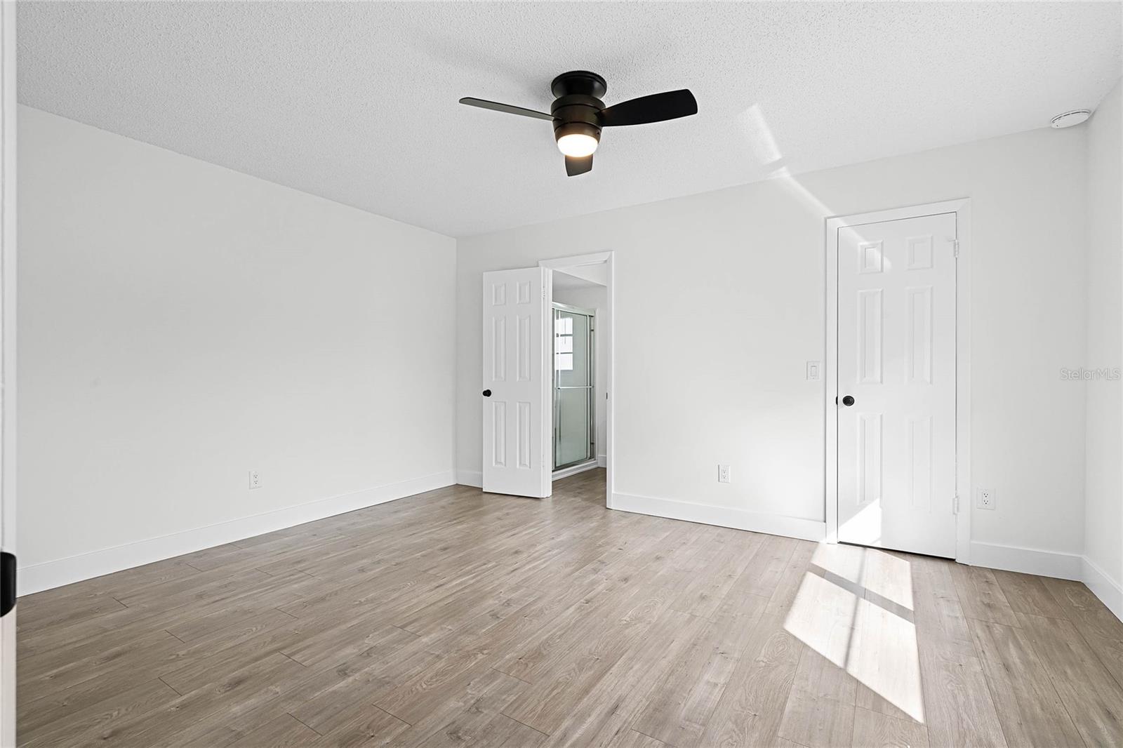 Image 11 of 17 For 120 Windtree Lane 203