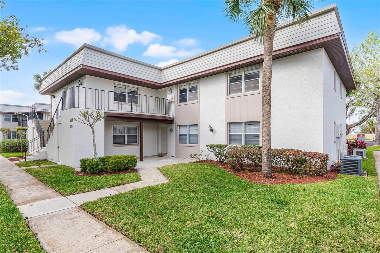 Image 2 of 17 For 120 Windtree Lane 203