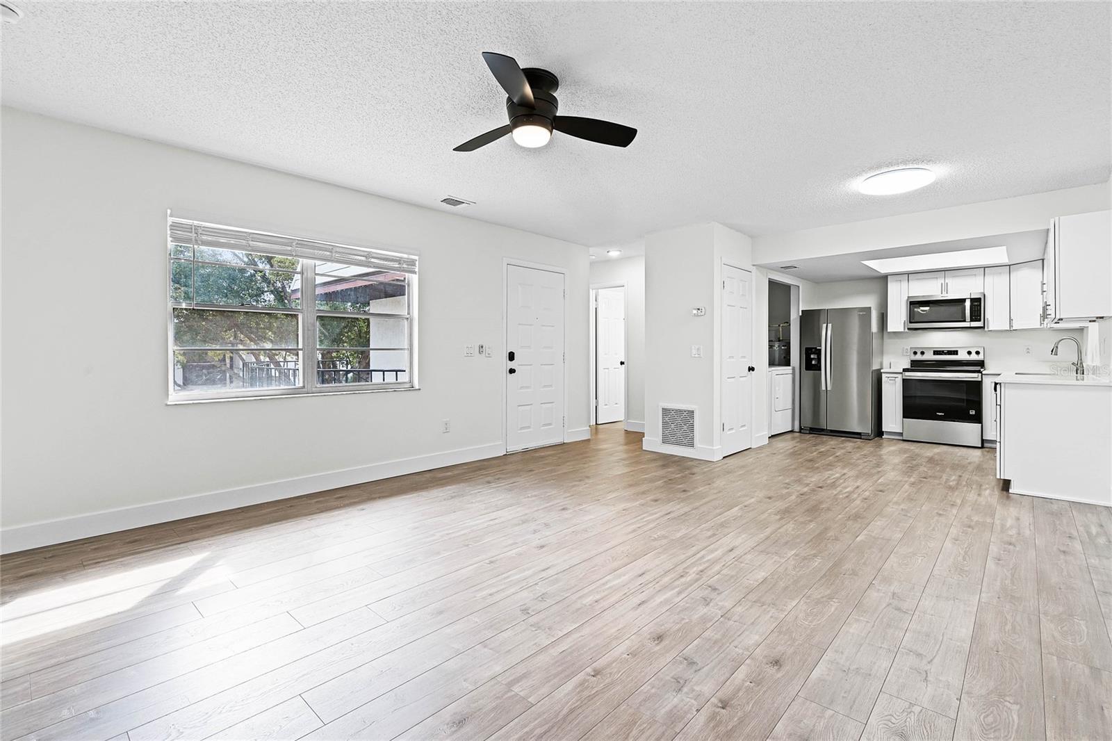 Image 6 of 17 For 120 Windtree Lane 203