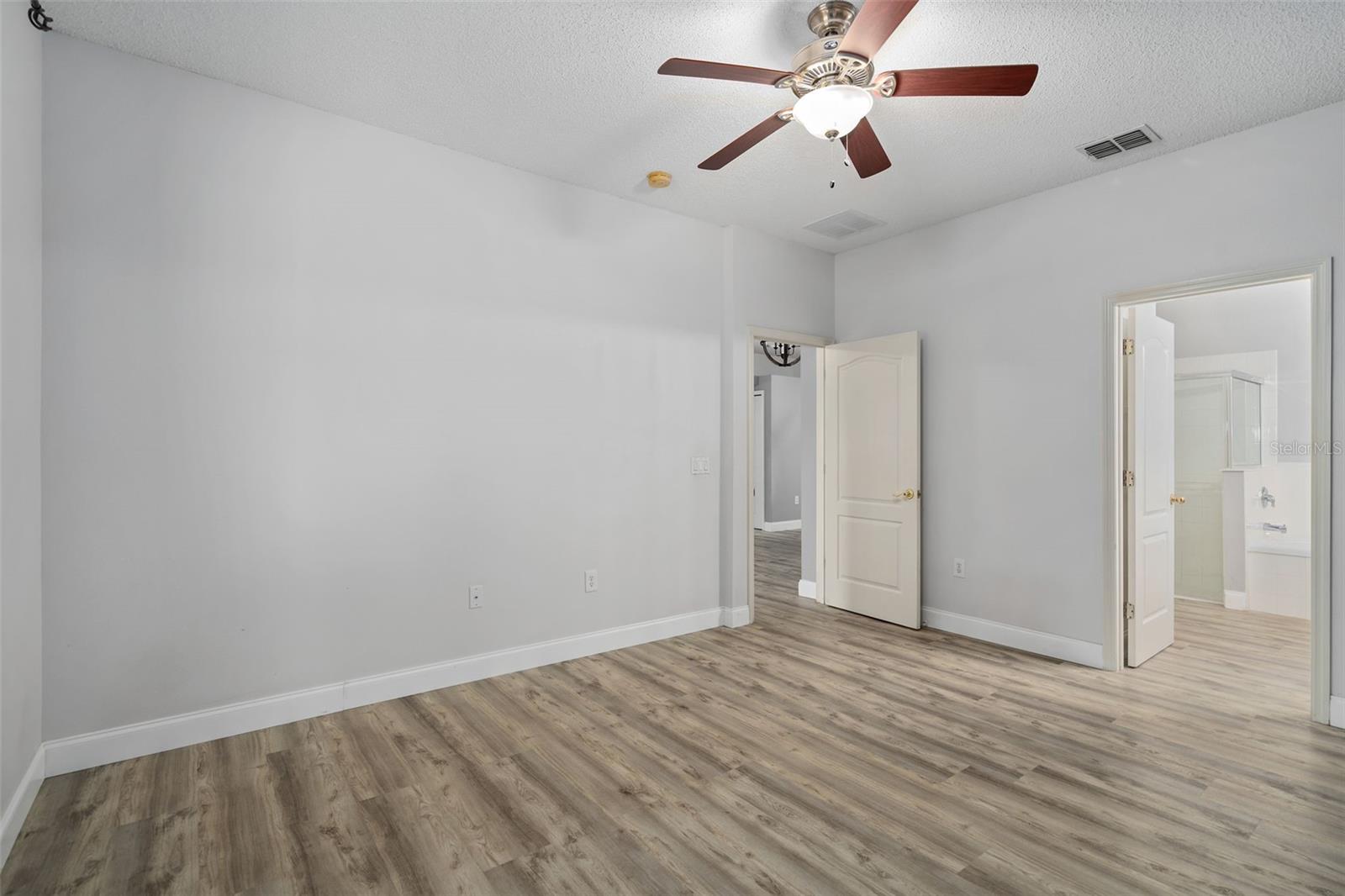 Image 15 of 37 For 9985 Shadow Creek Dr Drive