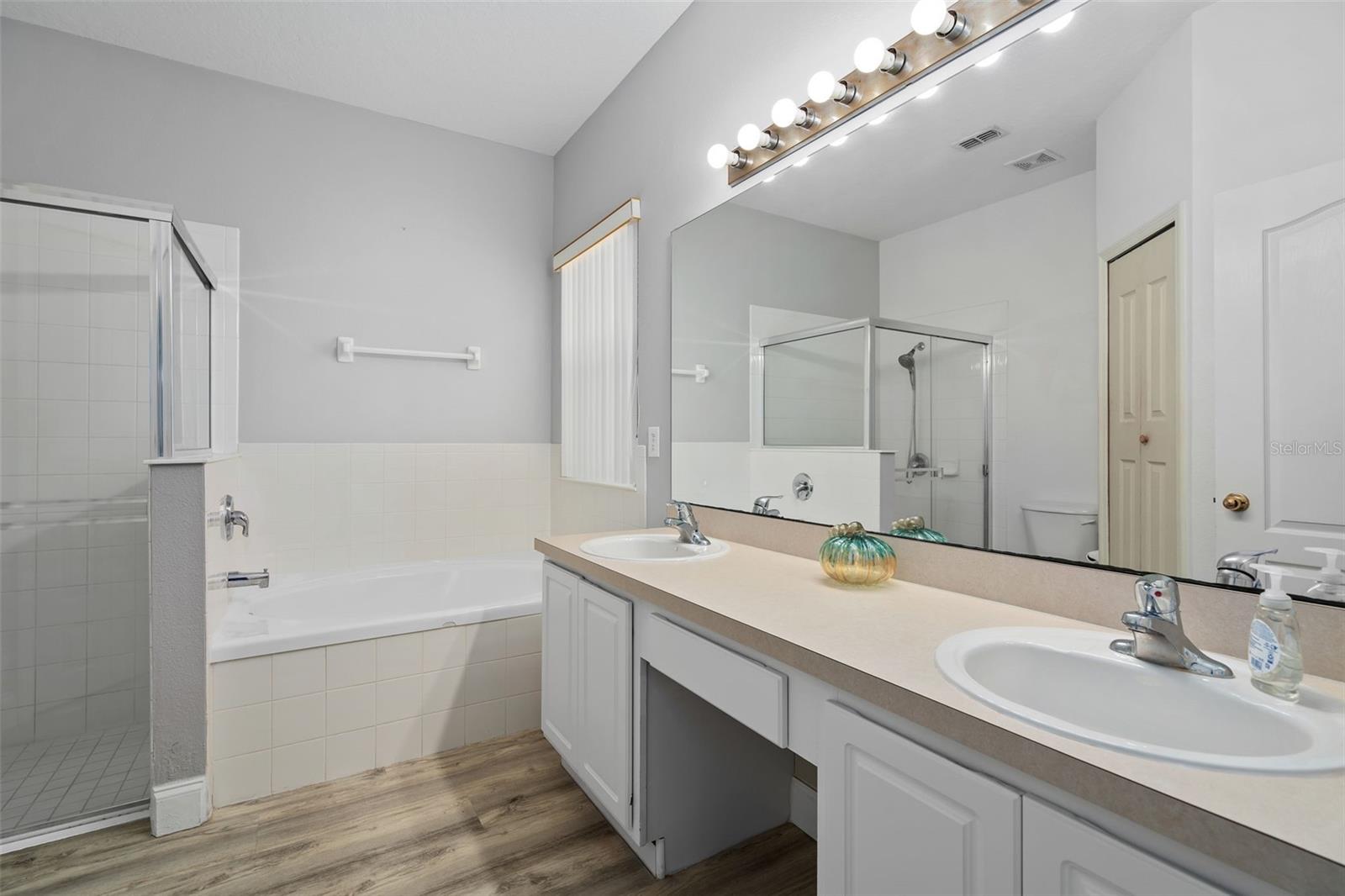 Image 16 of 37 For 9985 Shadow Creek Dr Drive