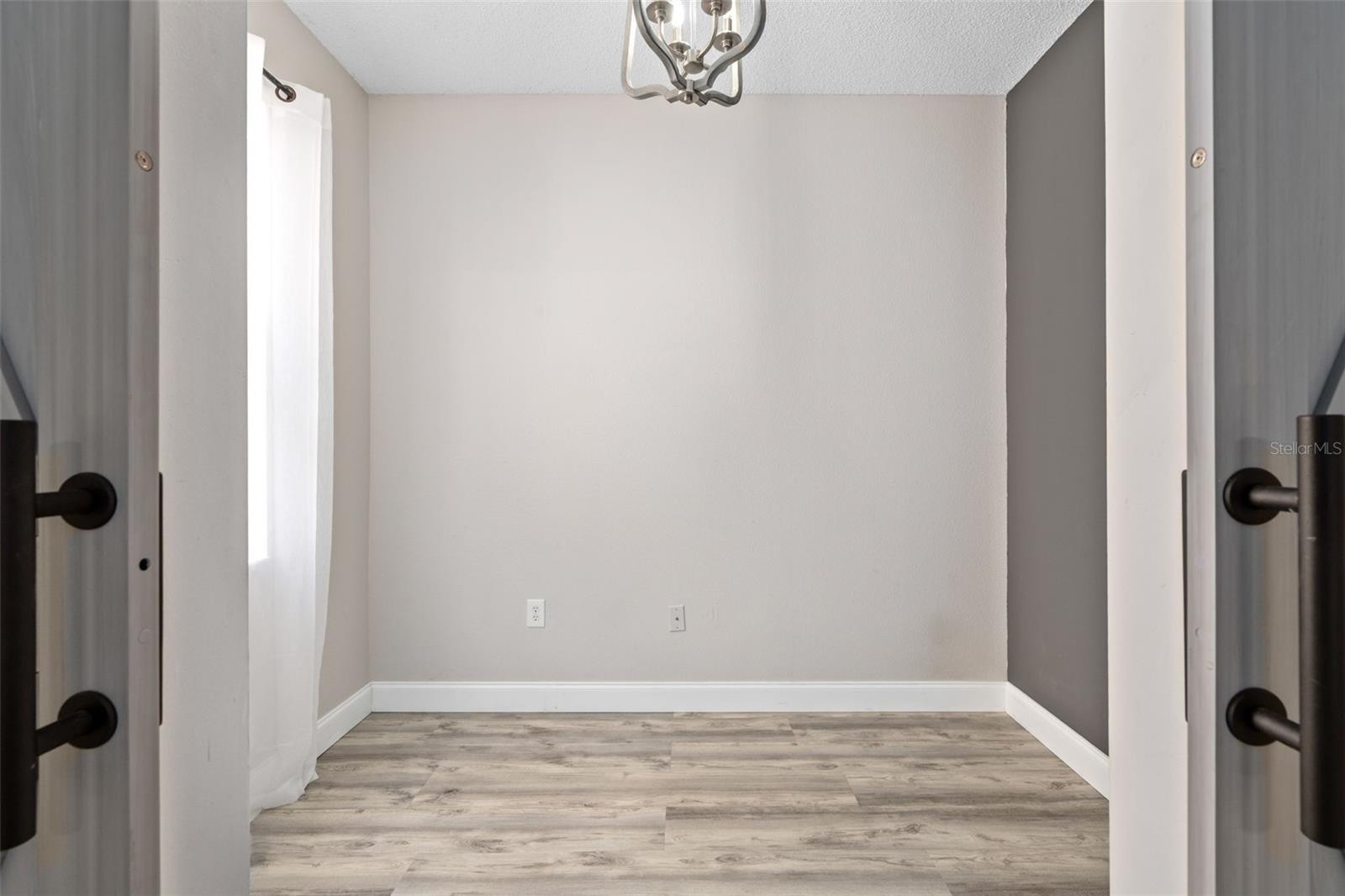 Image 5 of 37 For 9985 Shadow Creek Dr Drive