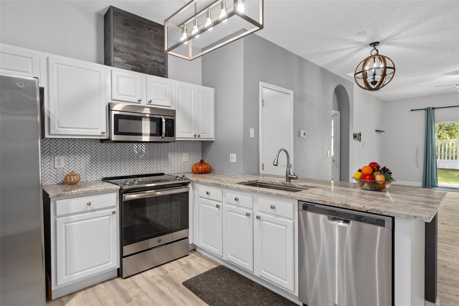 Image 7 of 37 For 9985 Shadow Creek Dr Drive