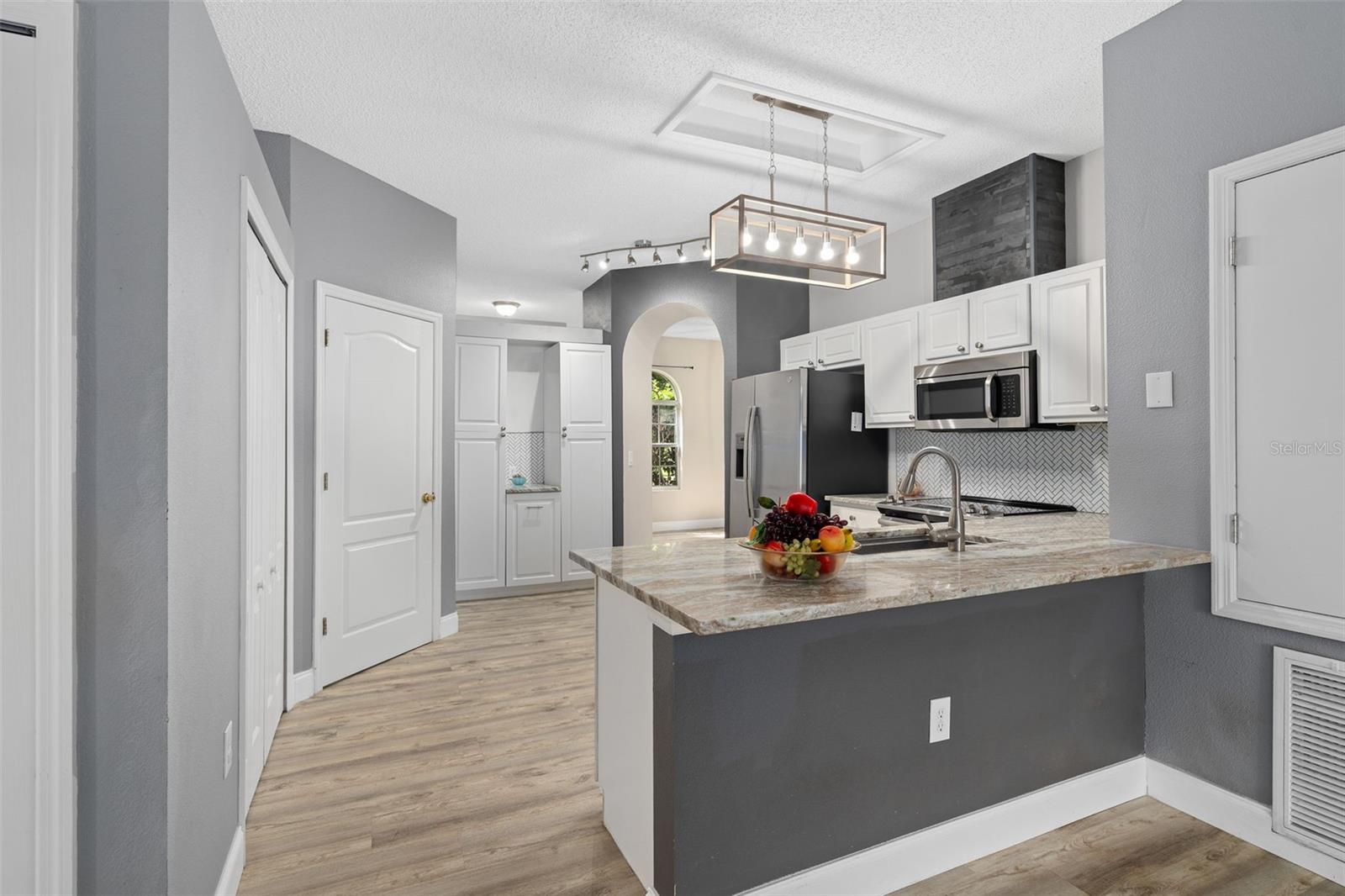 Image 9 of 37 For 9985 Shadow Creek Dr Drive