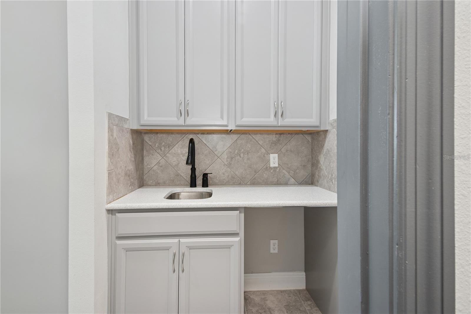 Image 17 of 42 For 7031 Billie Court
