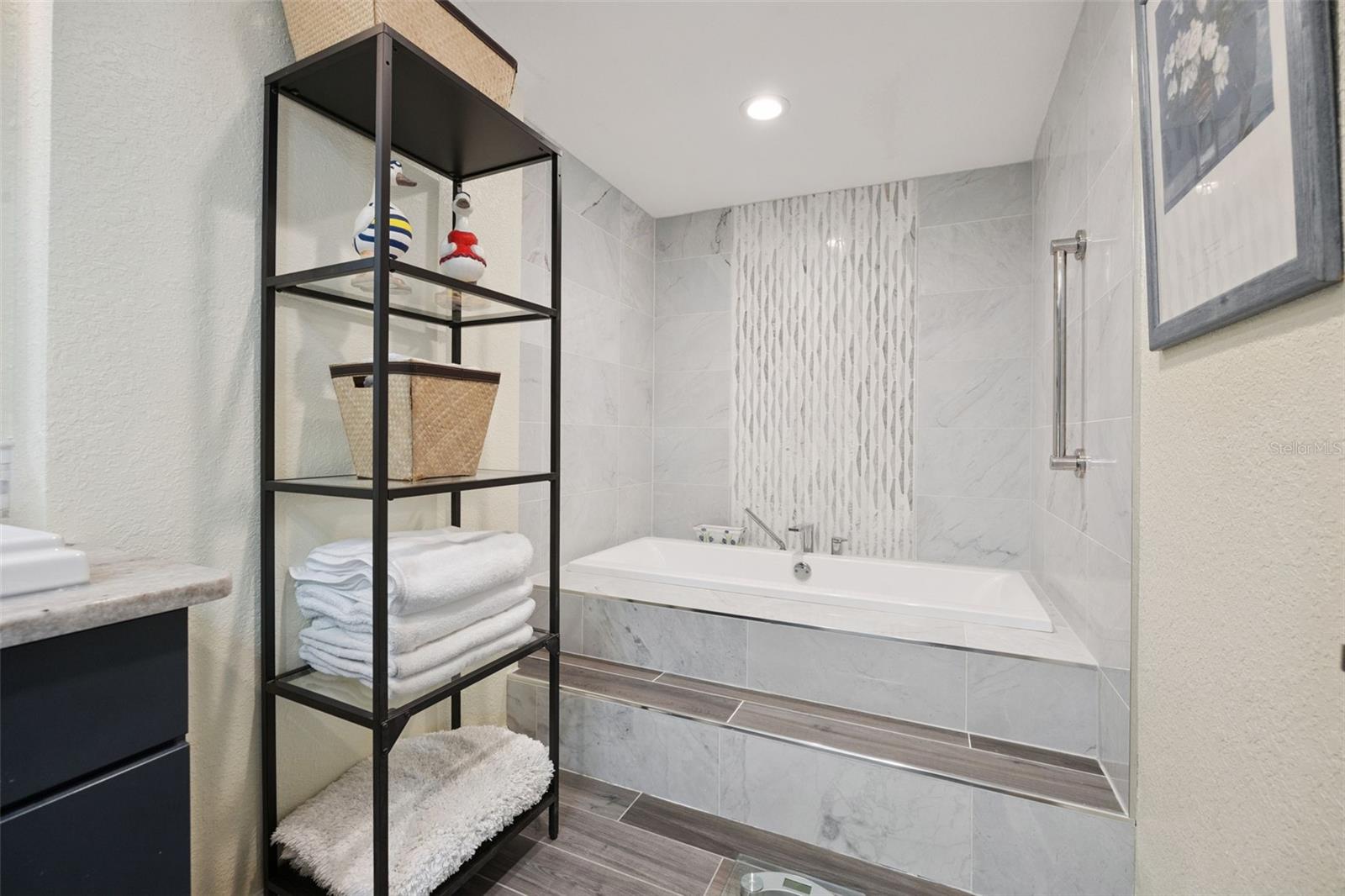 Image 15 of 44 For 101 Variety Tree Circle