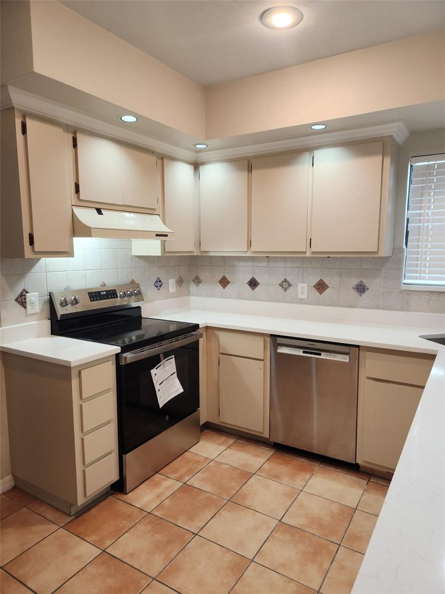 Image 7 of 12 For 927 41st Drive