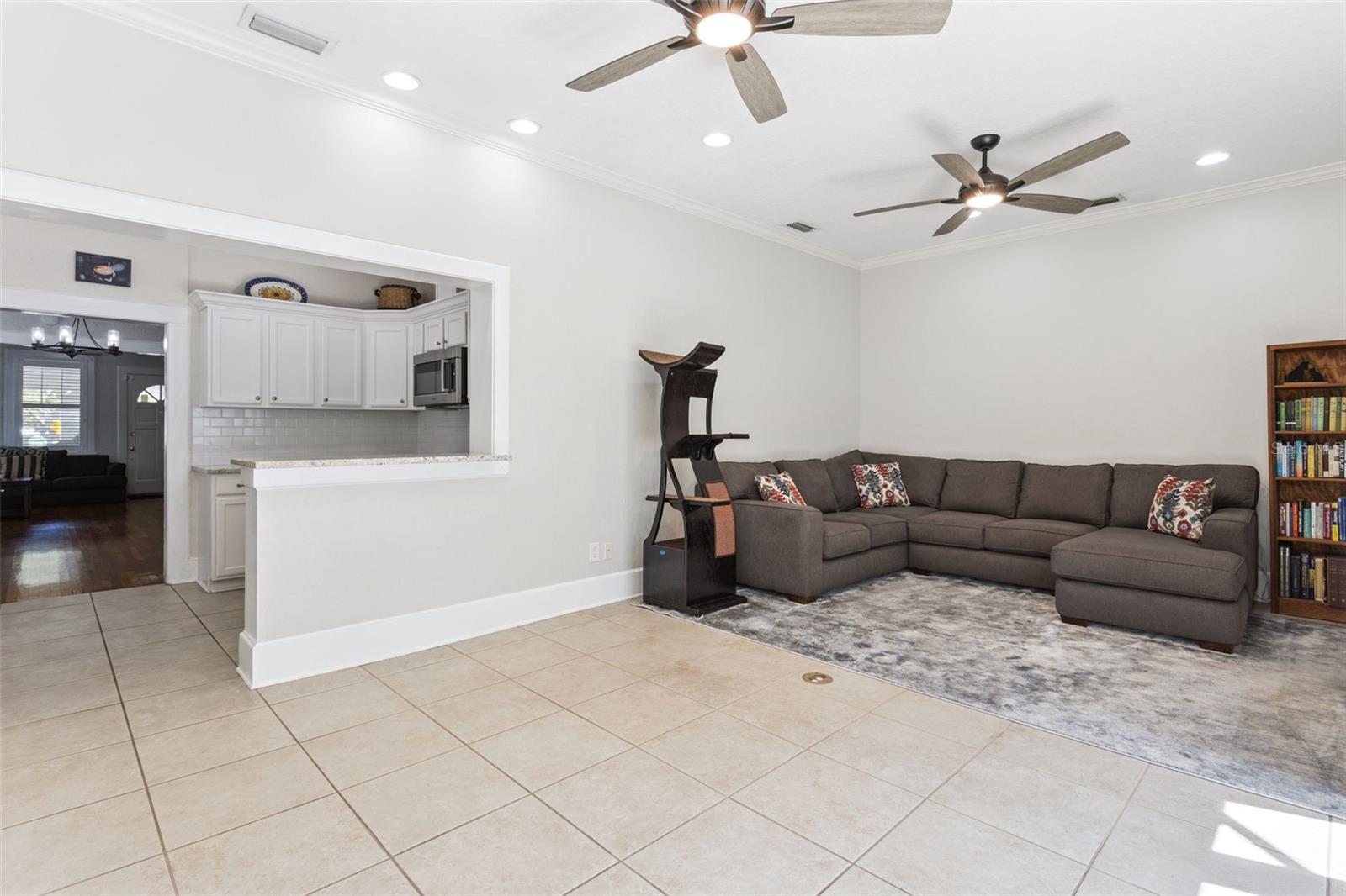 Image 15 of 48 For 1020 Delaney Avenue