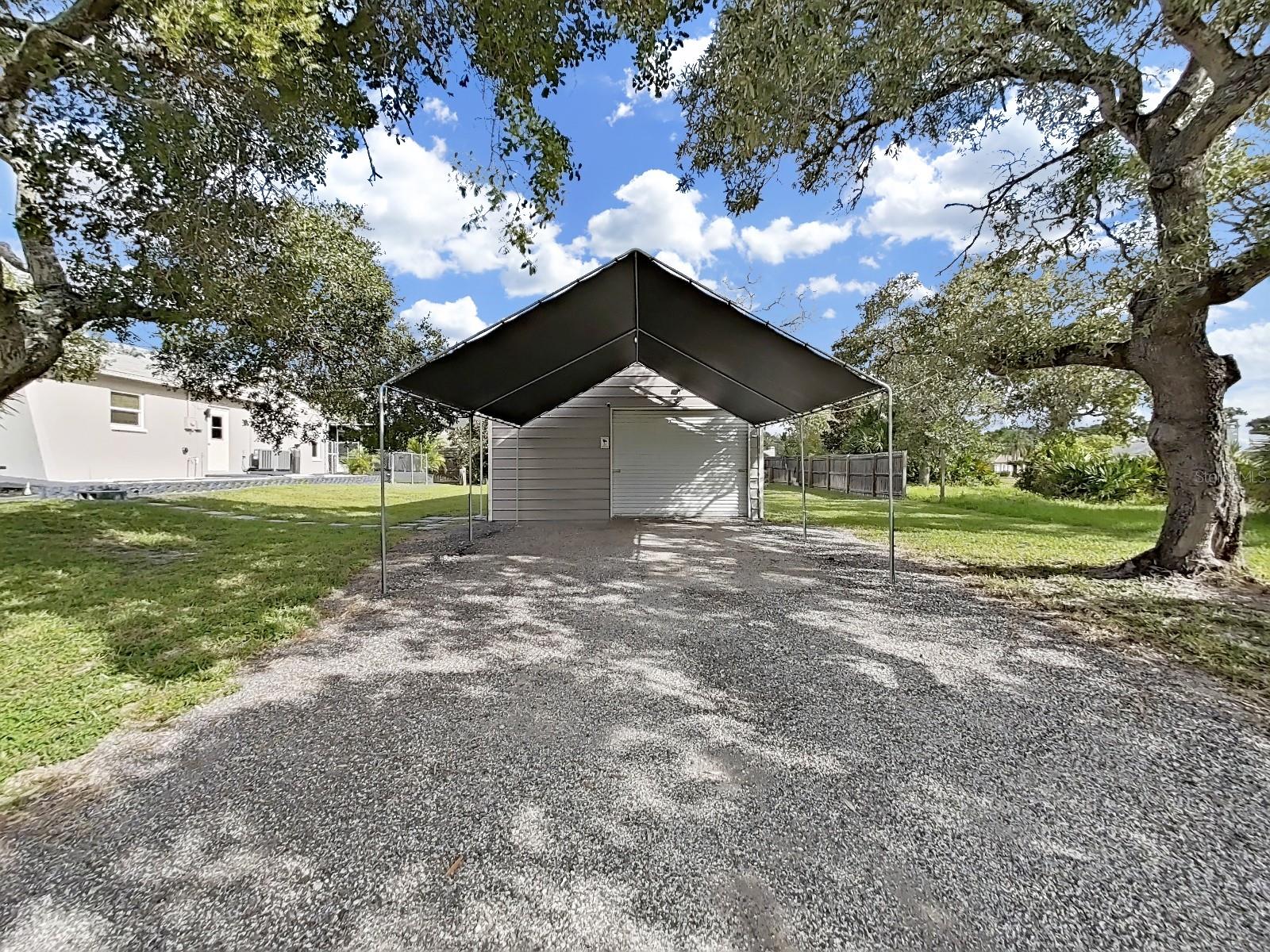 Image 25 of 39 For 8527 Jolly Roger Drive