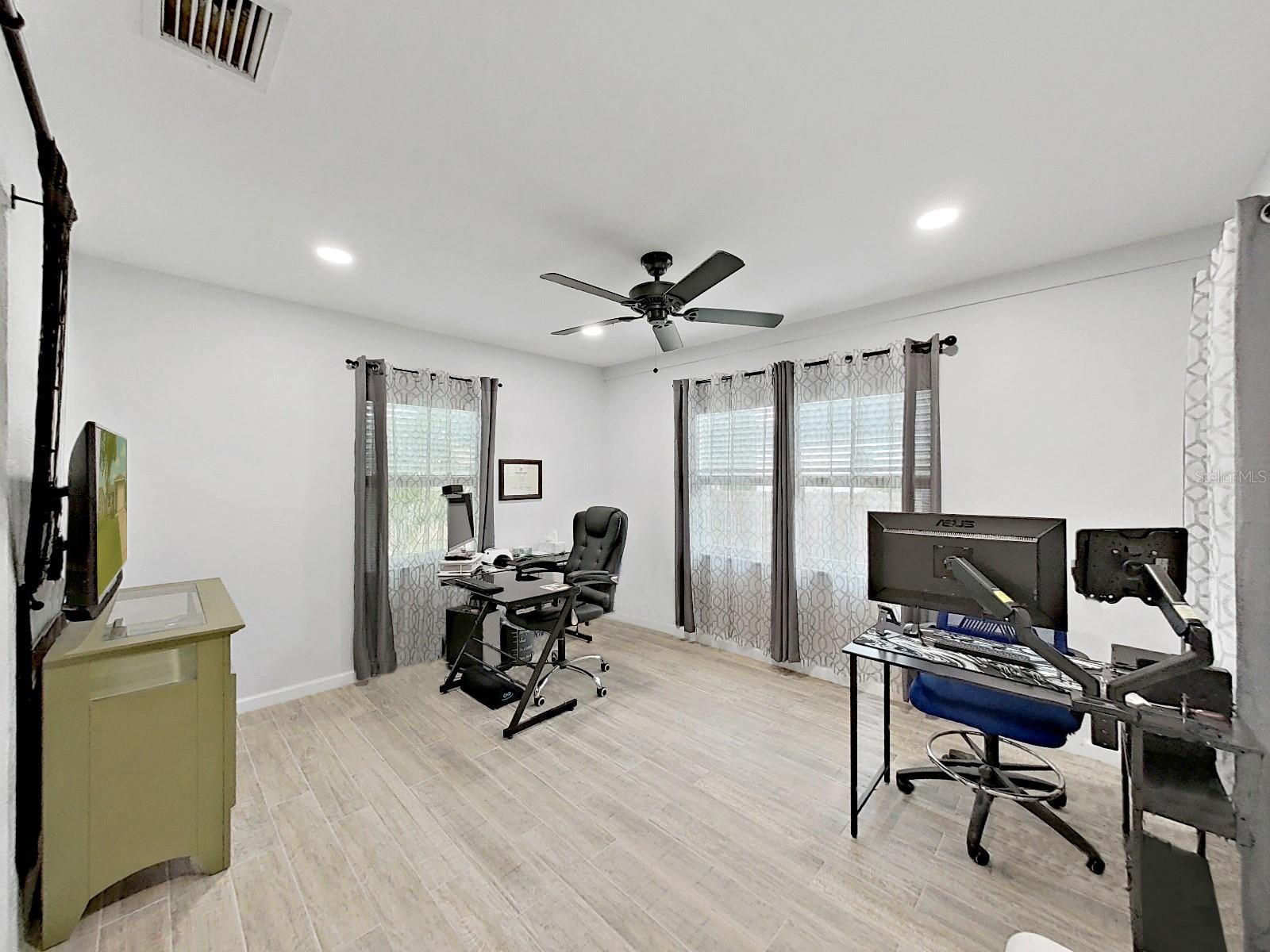 Image 4 of 39 For 8527 Jolly Roger Drive