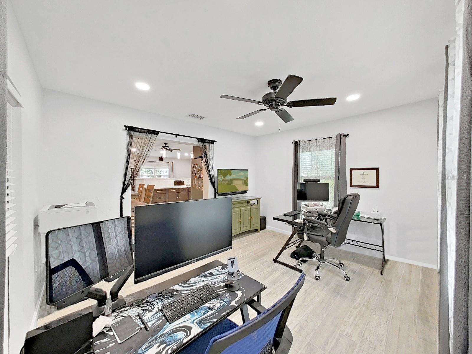 Image 5 of 39 For 8527 Jolly Roger Drive