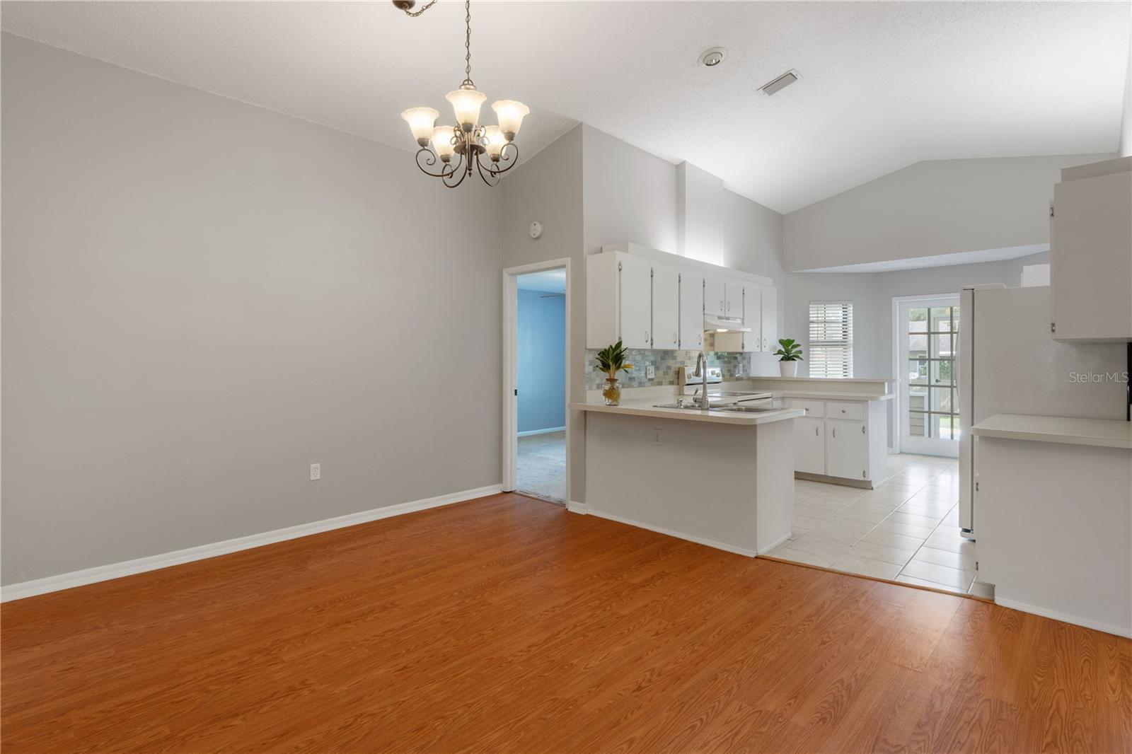 Image 18 of 26 For 65 Magnolia Street