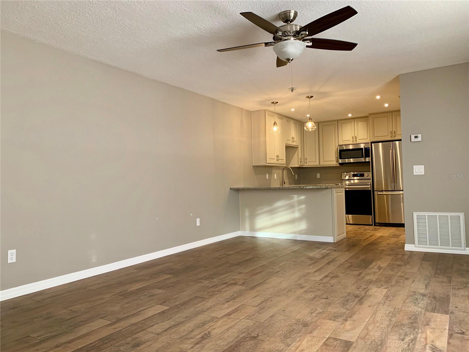 Image 4 of 10 For 58 Windtree Lane 204