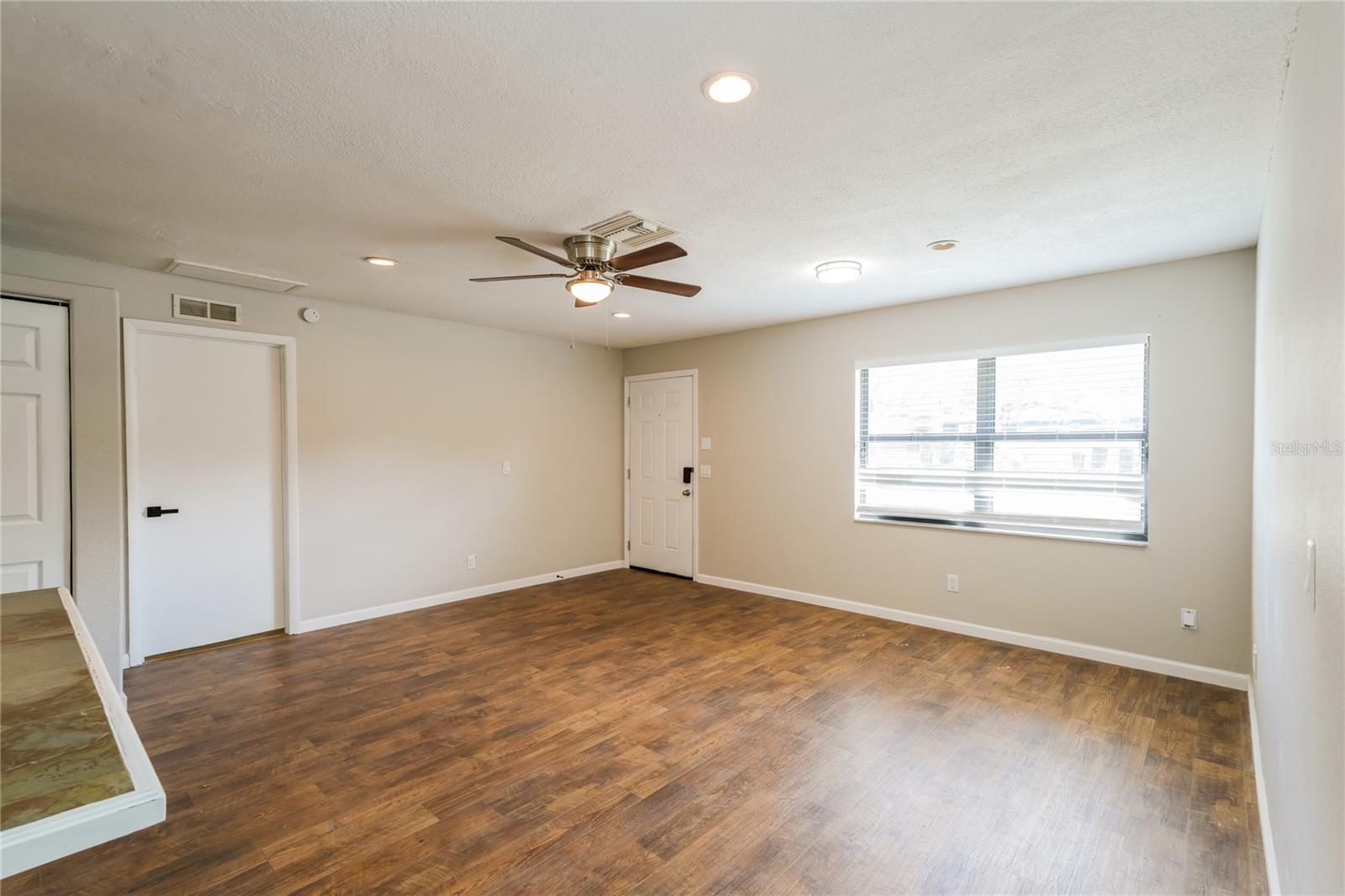 Image 3 of 16 For 9933 Lake Drive