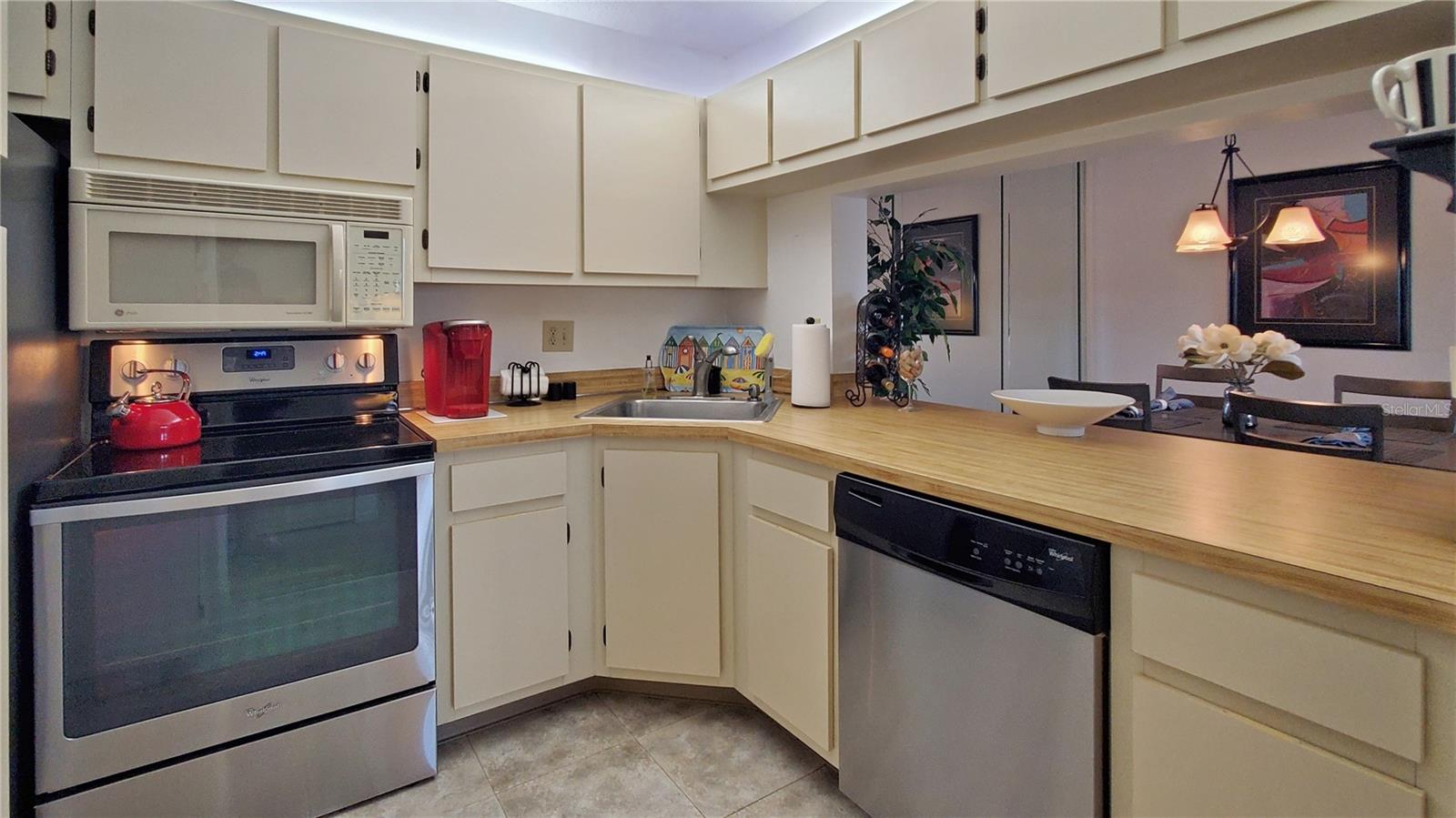 Image 9 of 22 For 928 Pine Ridge Circle