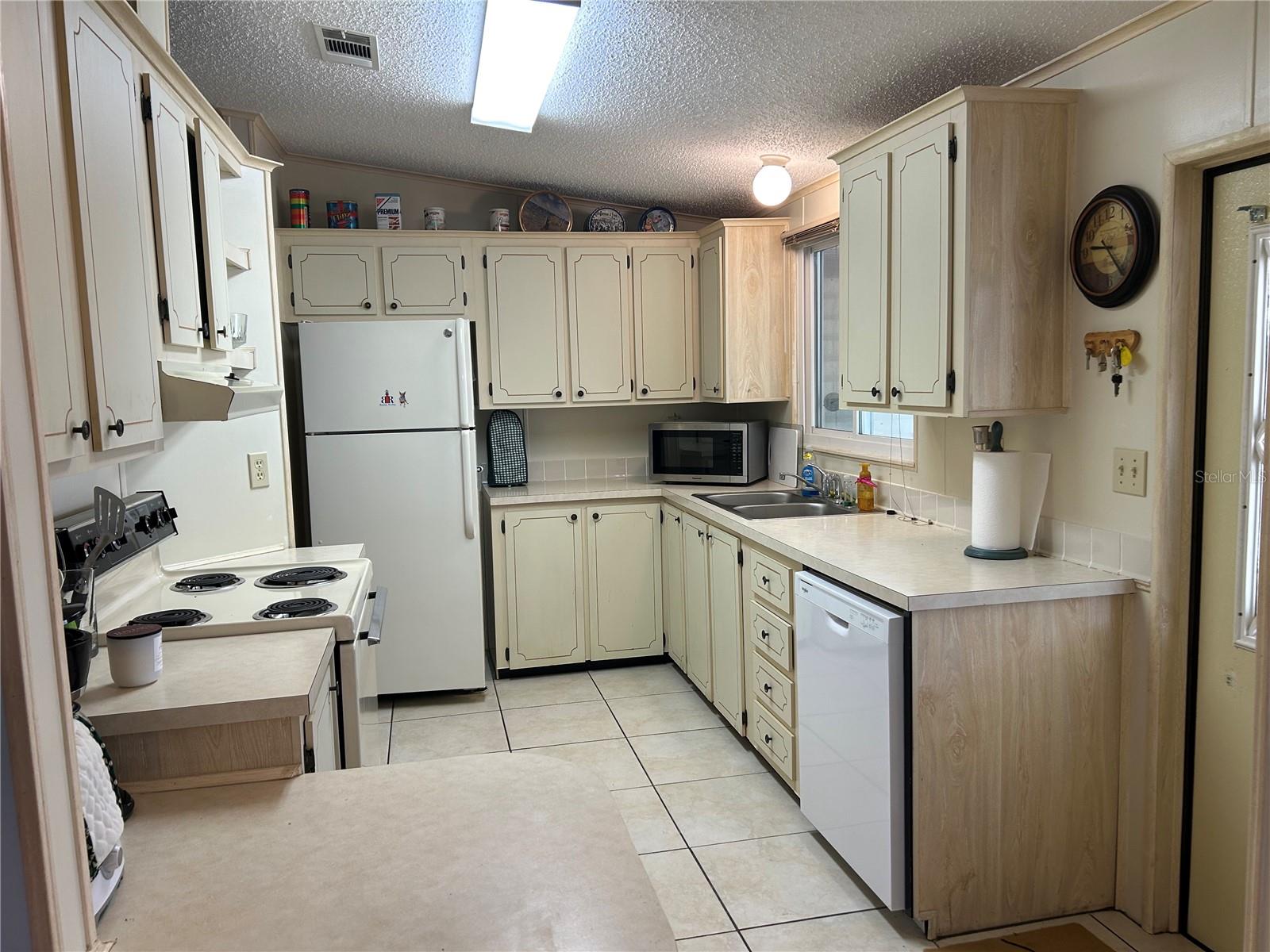 Image 5 of 21 For 110 Rita Bee Avenue